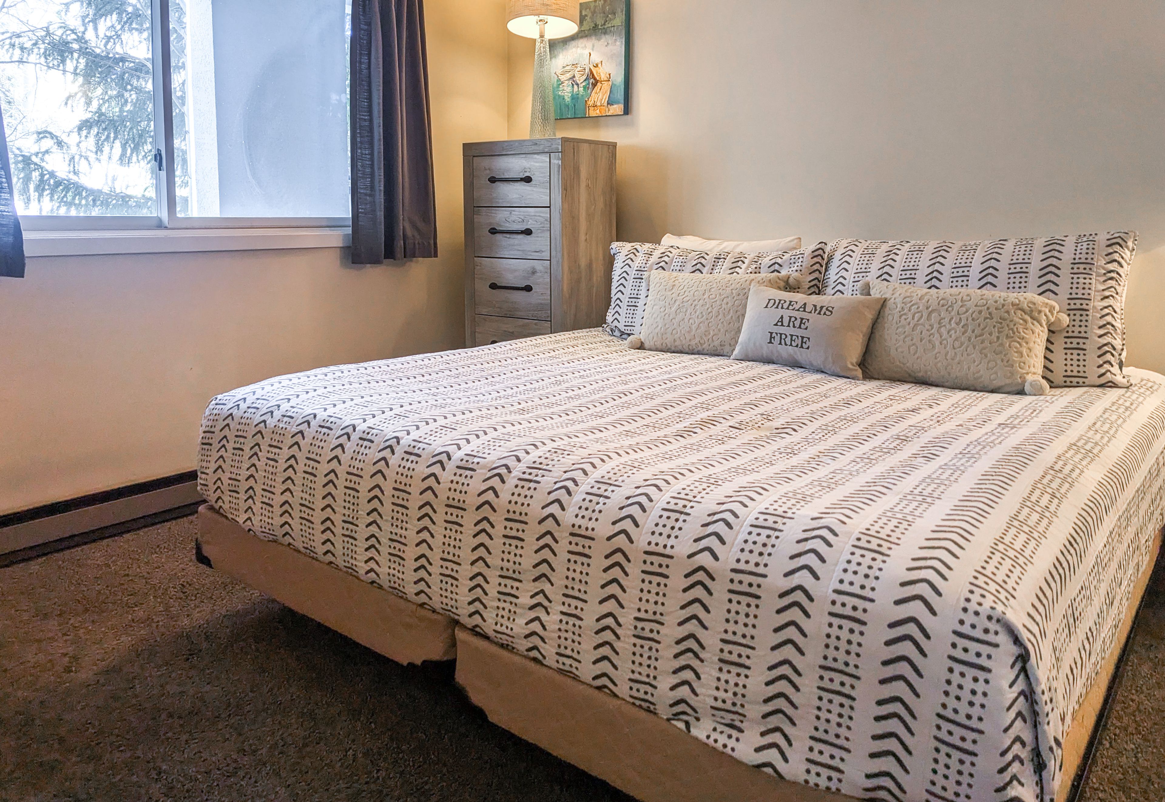 Bedroom | King Bed