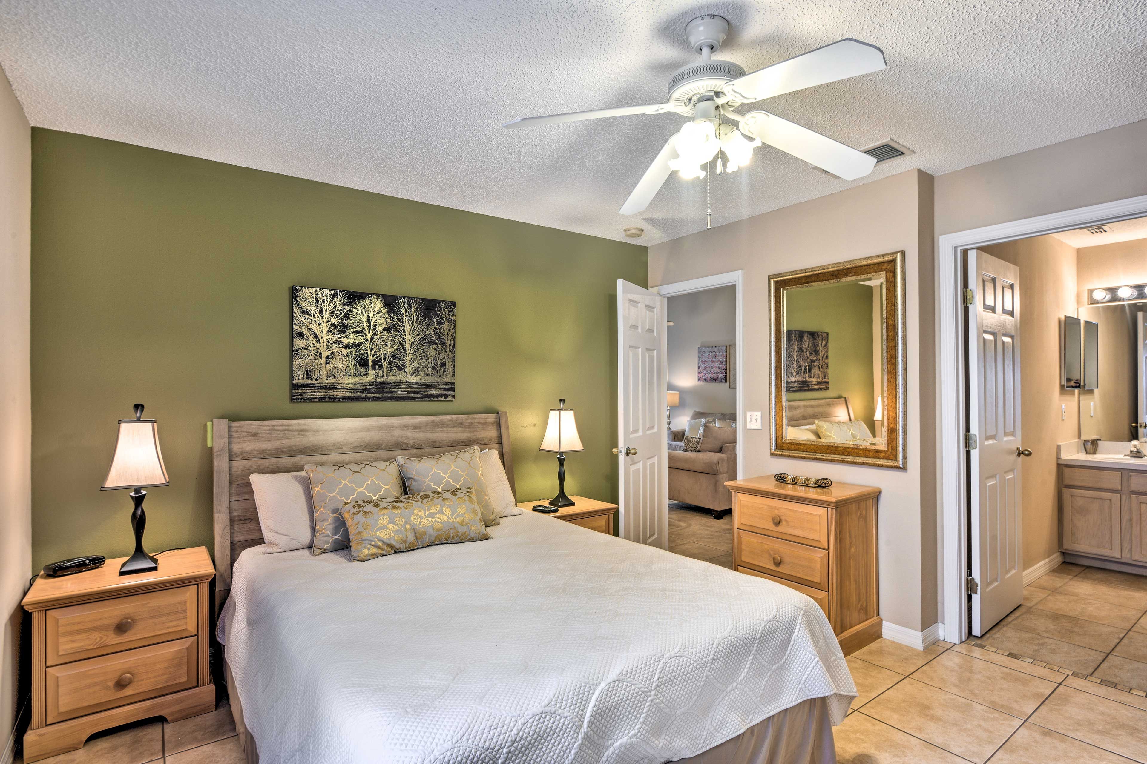 Bedroom 2 | Queen Bed