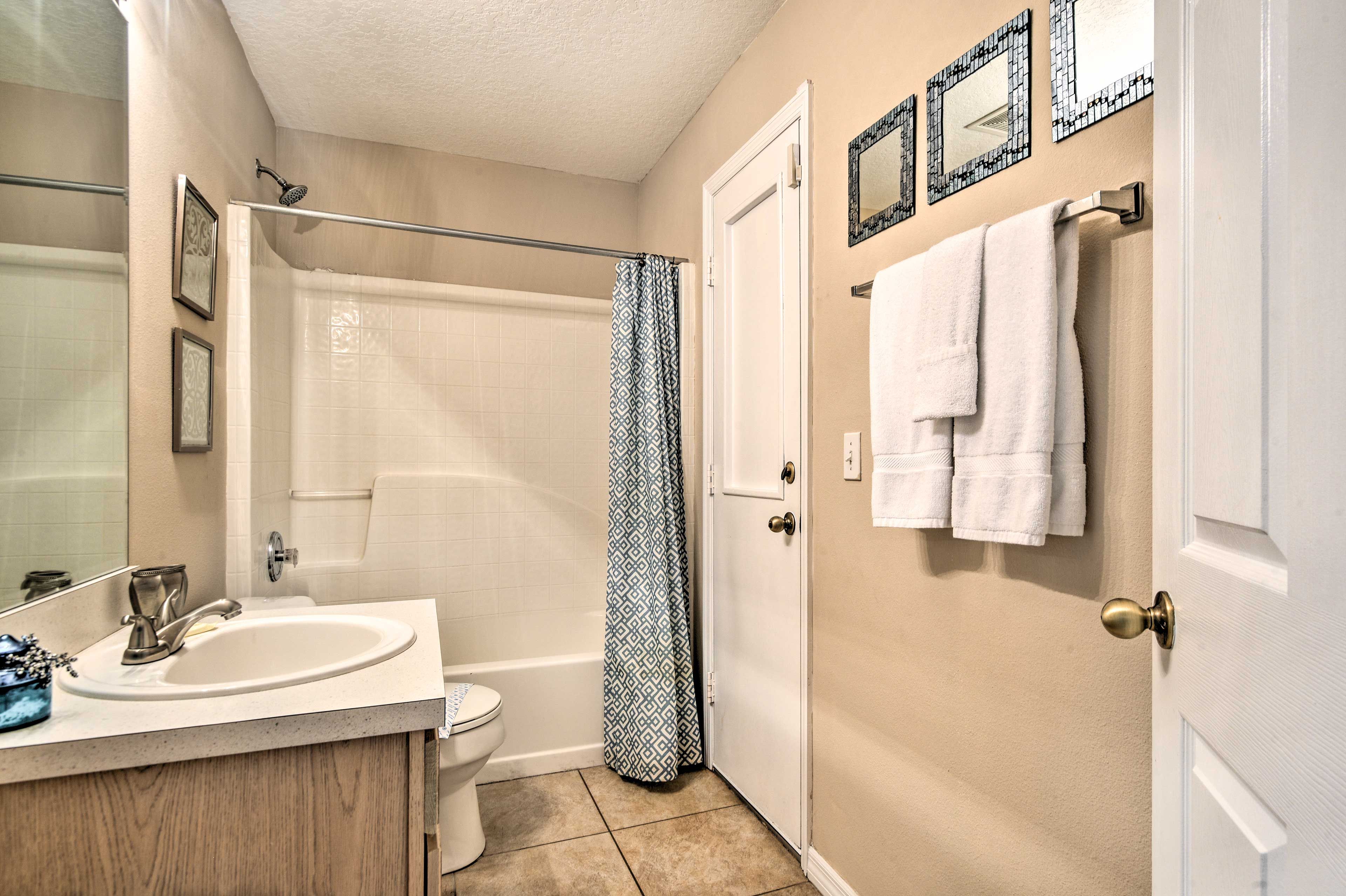 Full Bathroom | Hair Dryer