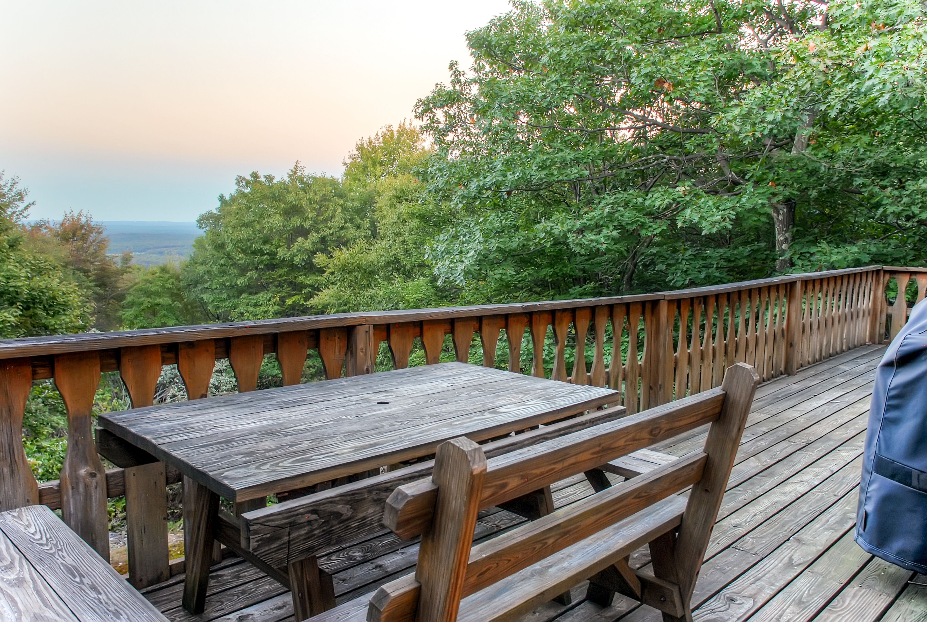 With 5 bedrooms and 3 bathrooms, this home is perfect for large groups.