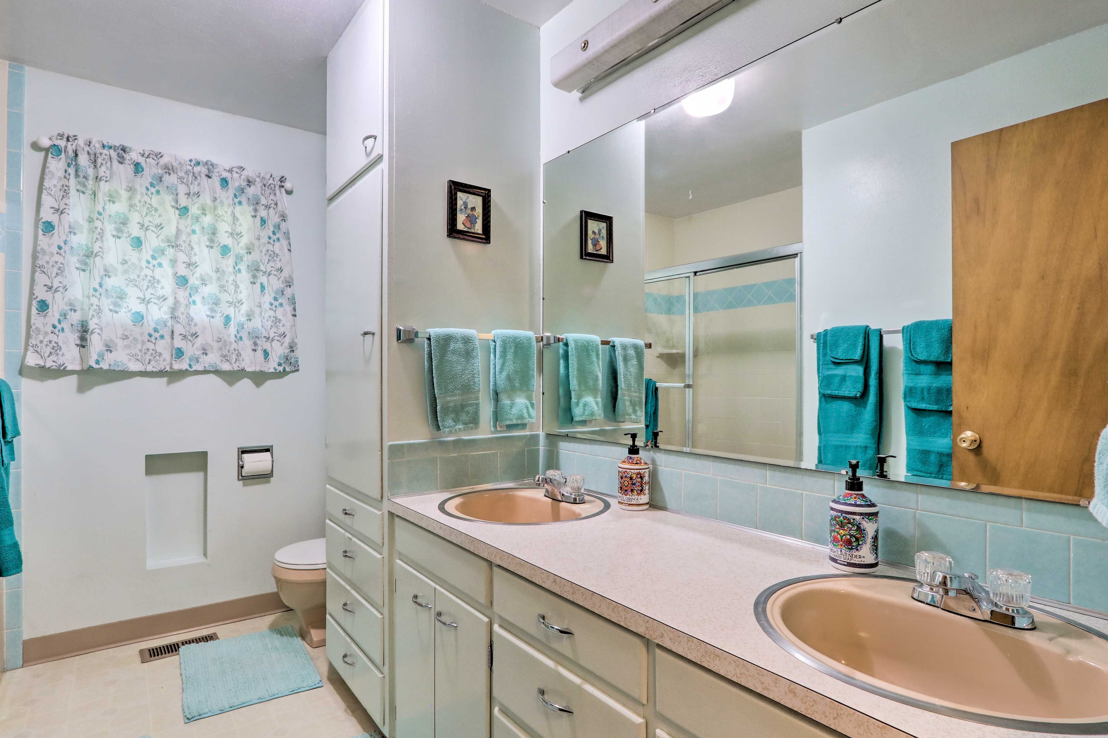 Full Bathroom | Main Level
