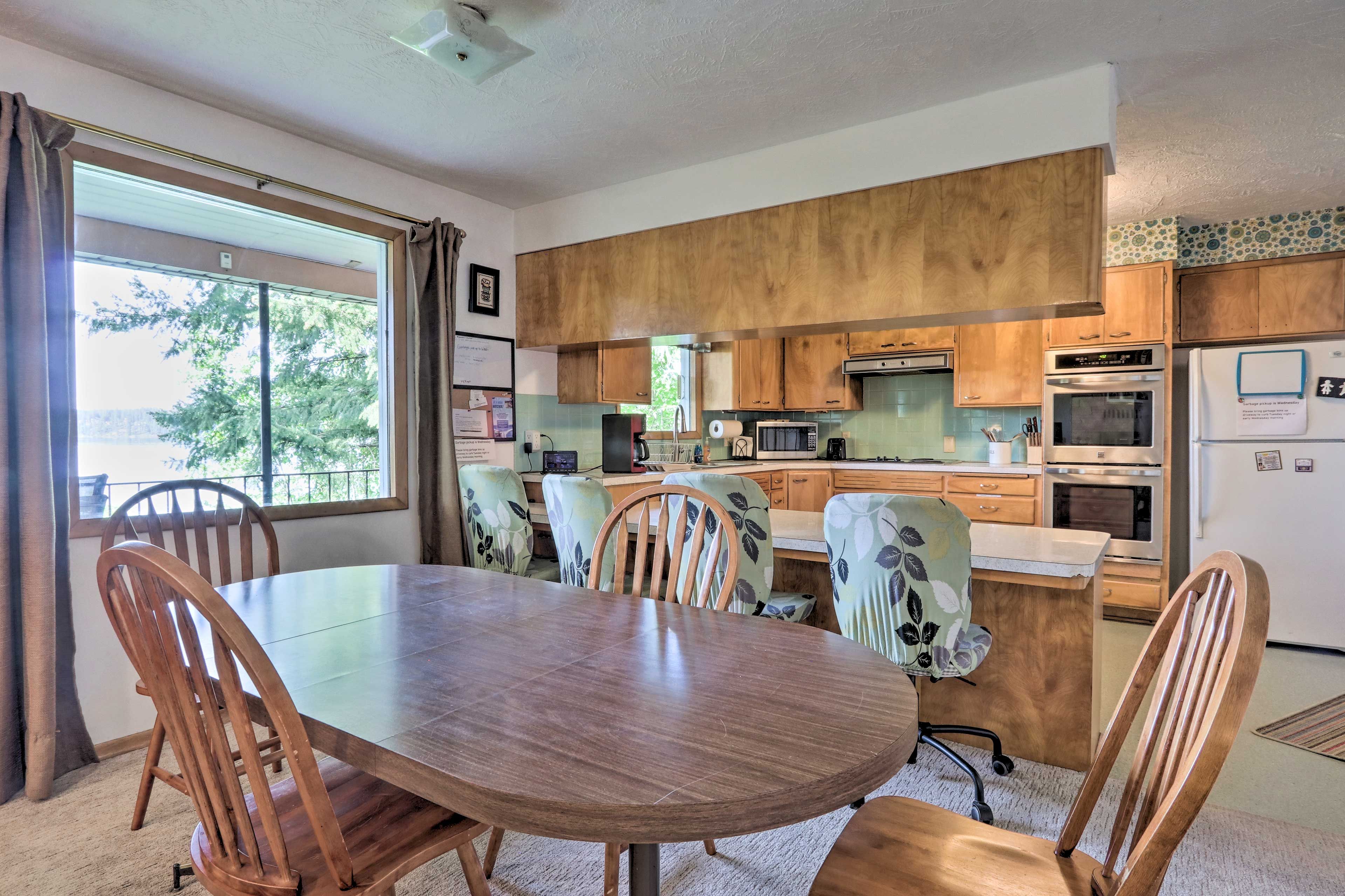 Dining Area | Dishware & Flatware | Main Level