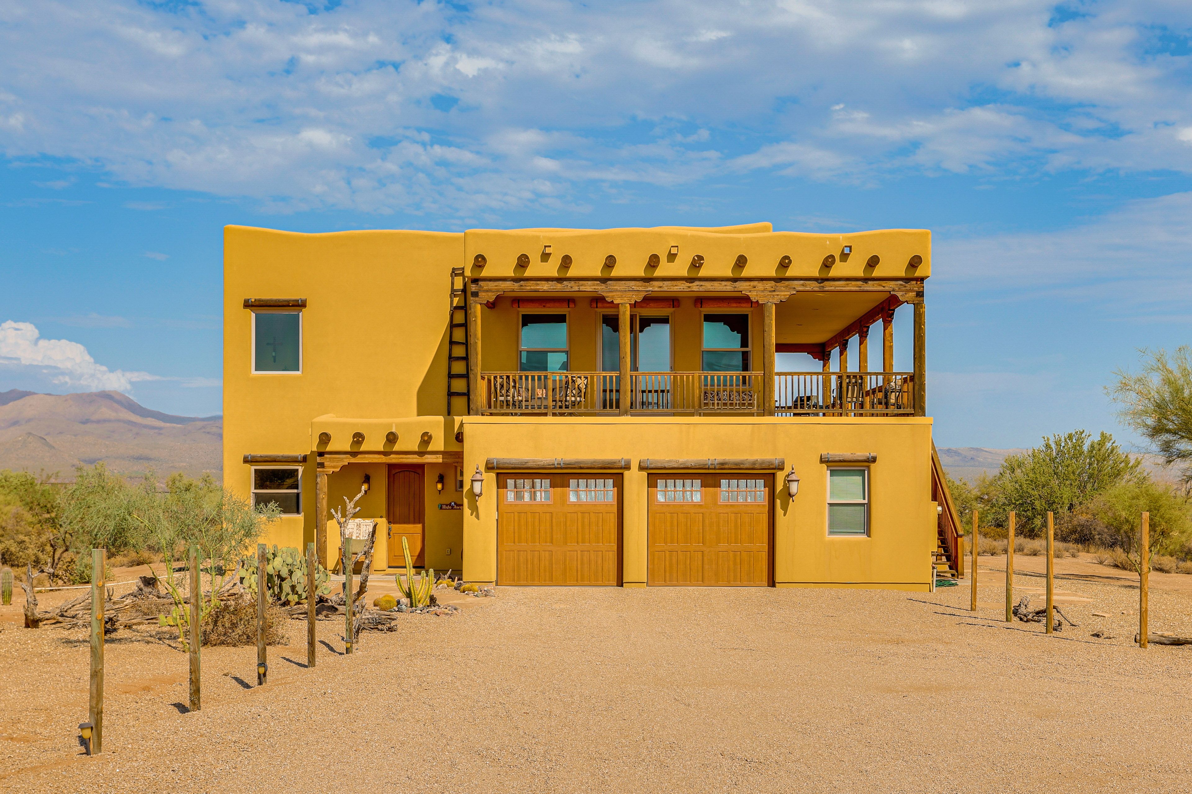 Parking | Garage (1 Vehicle) | Driveway (5 Vehicles)