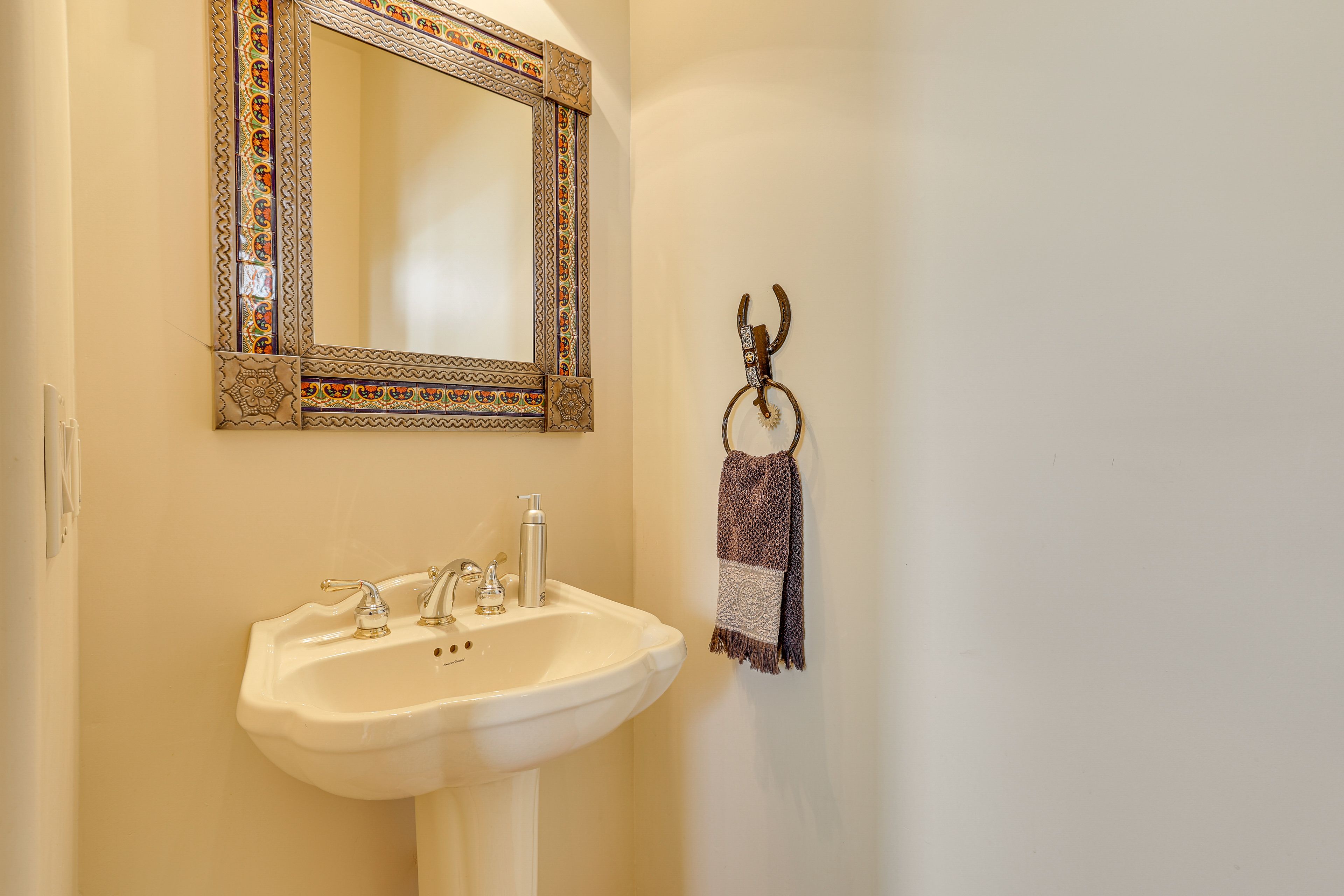 Half Bathroom | 1st Floor