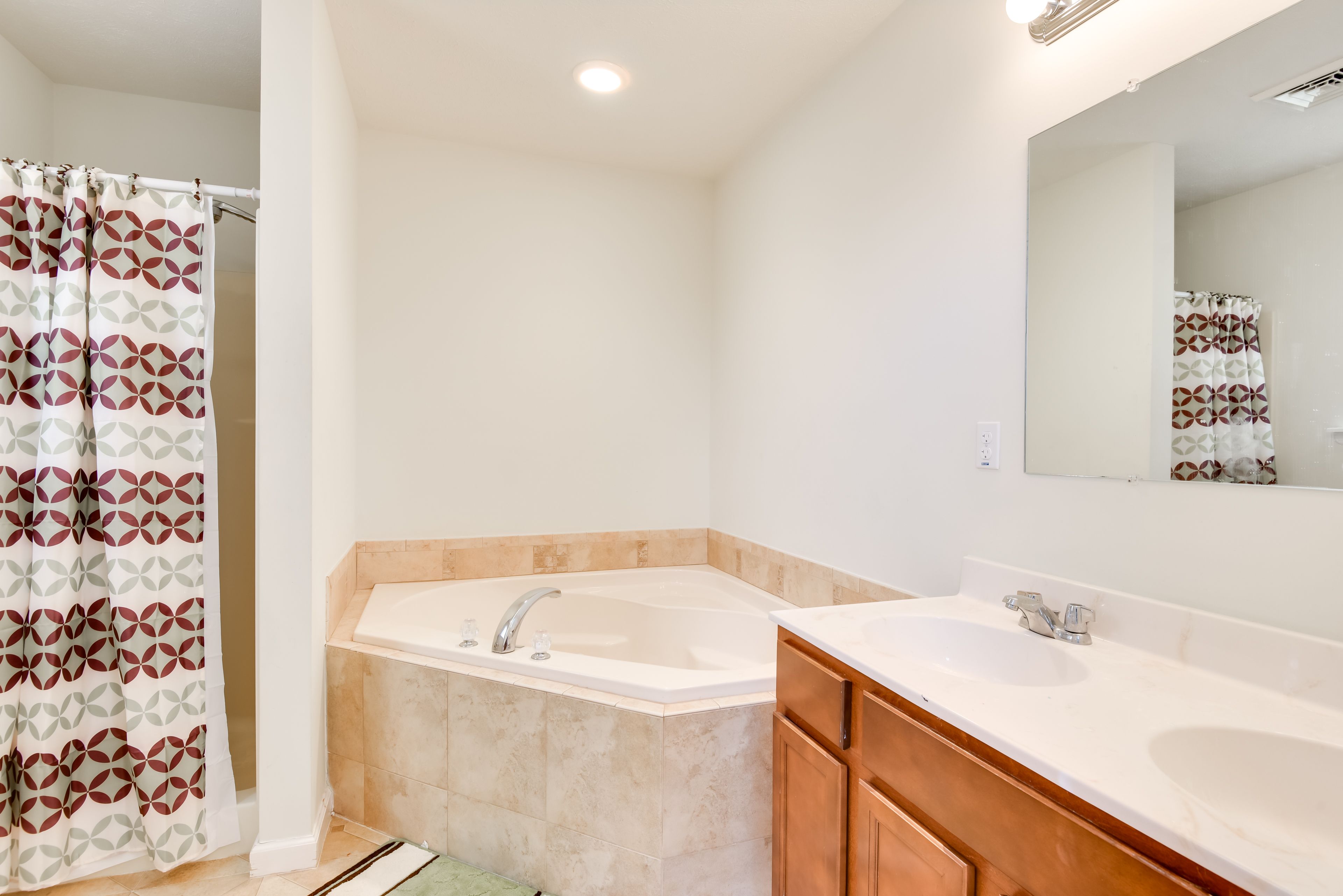 Full Bath | Towels | 2nd Floor