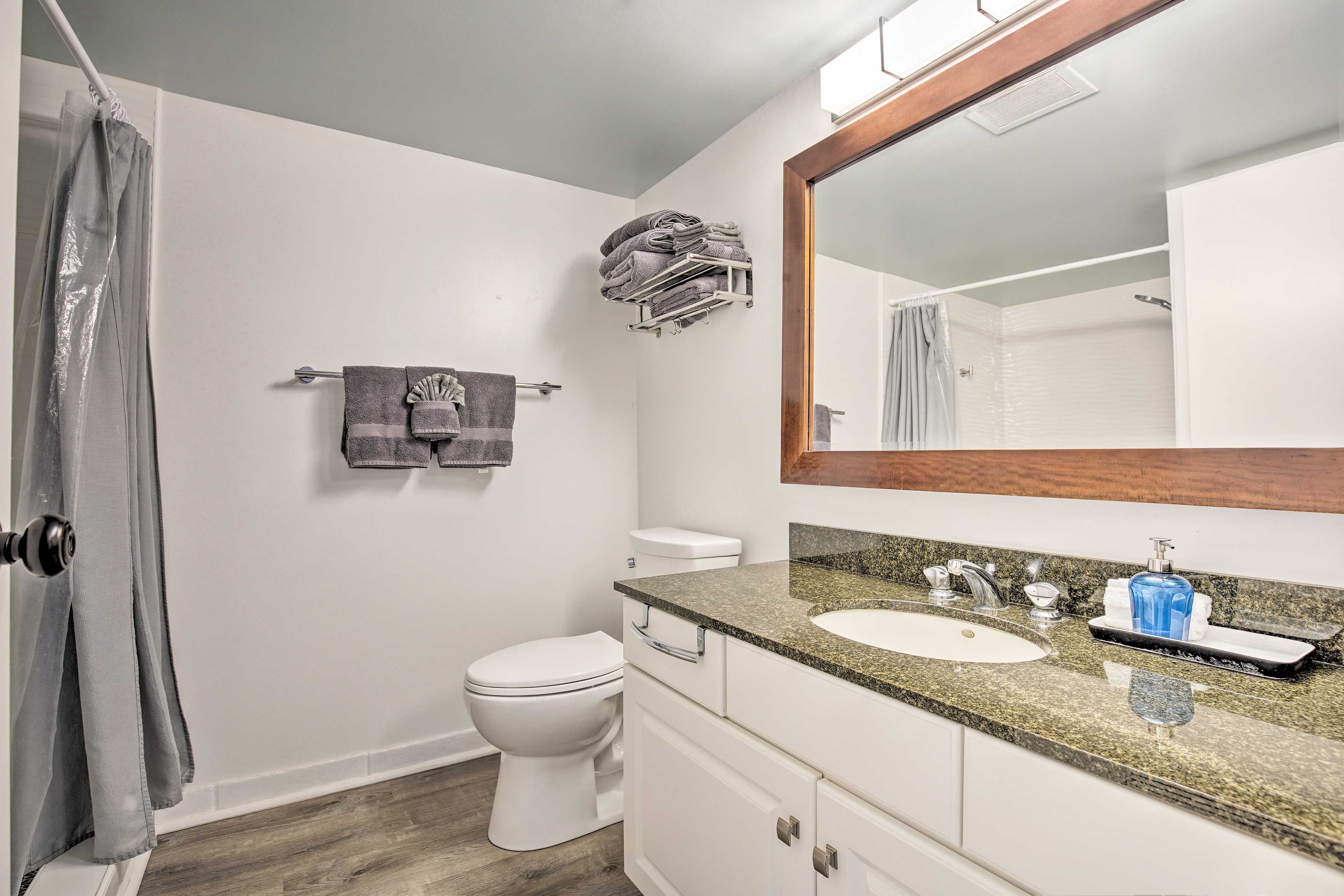 En-Suite Bathroom | Complimentary Toiletries