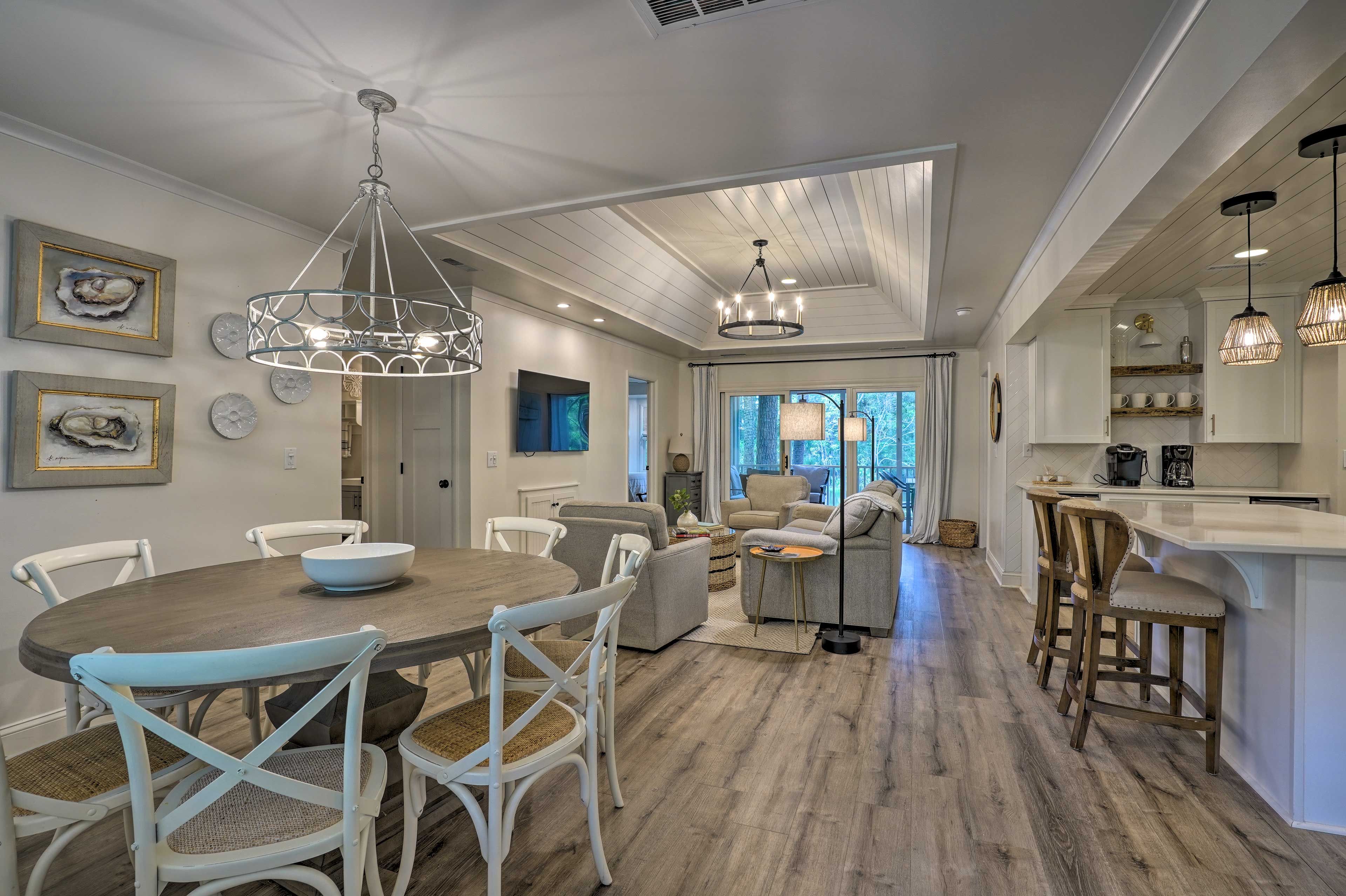 Dining Area | Central A/C