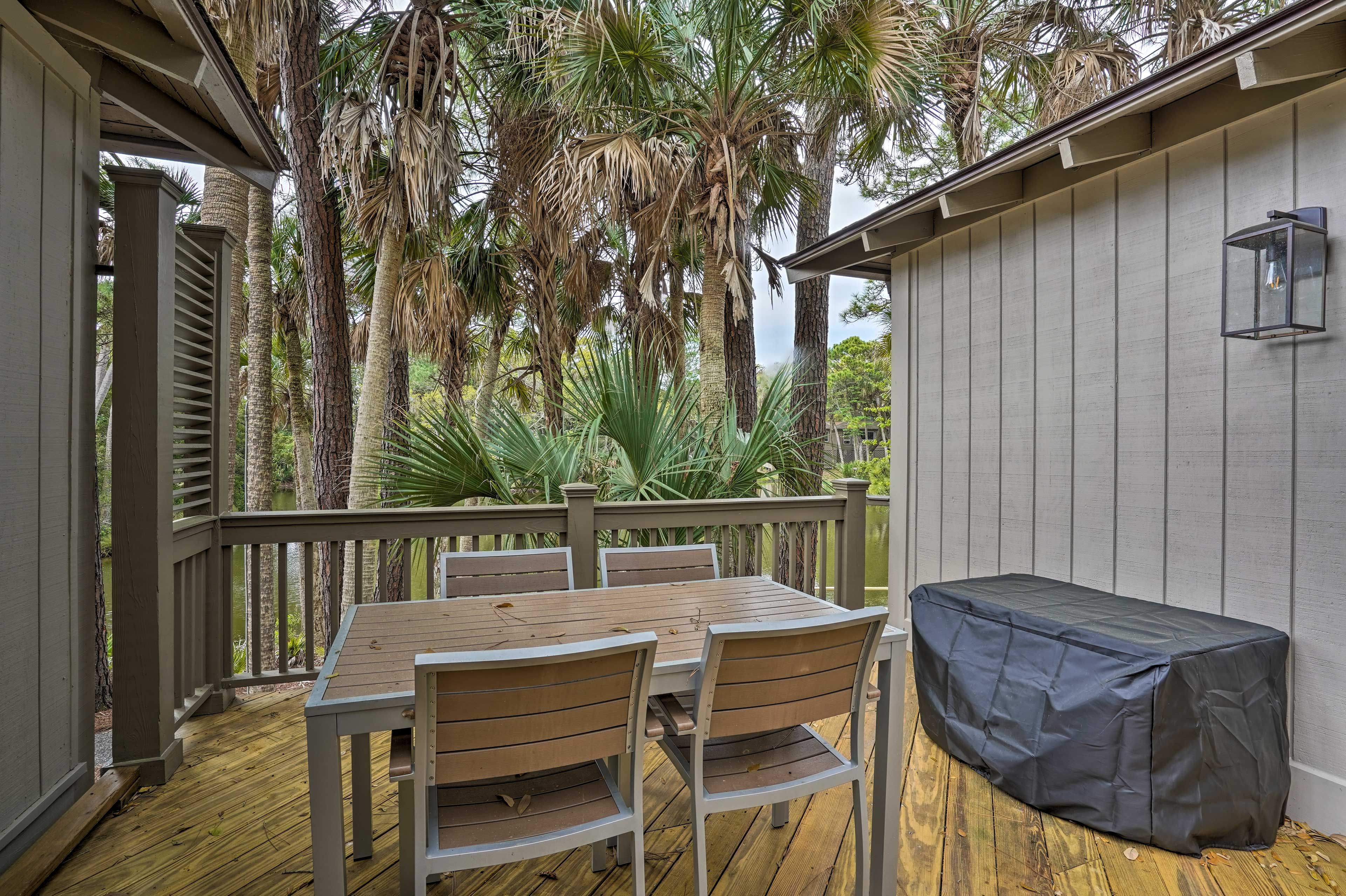 Deck | Furnished