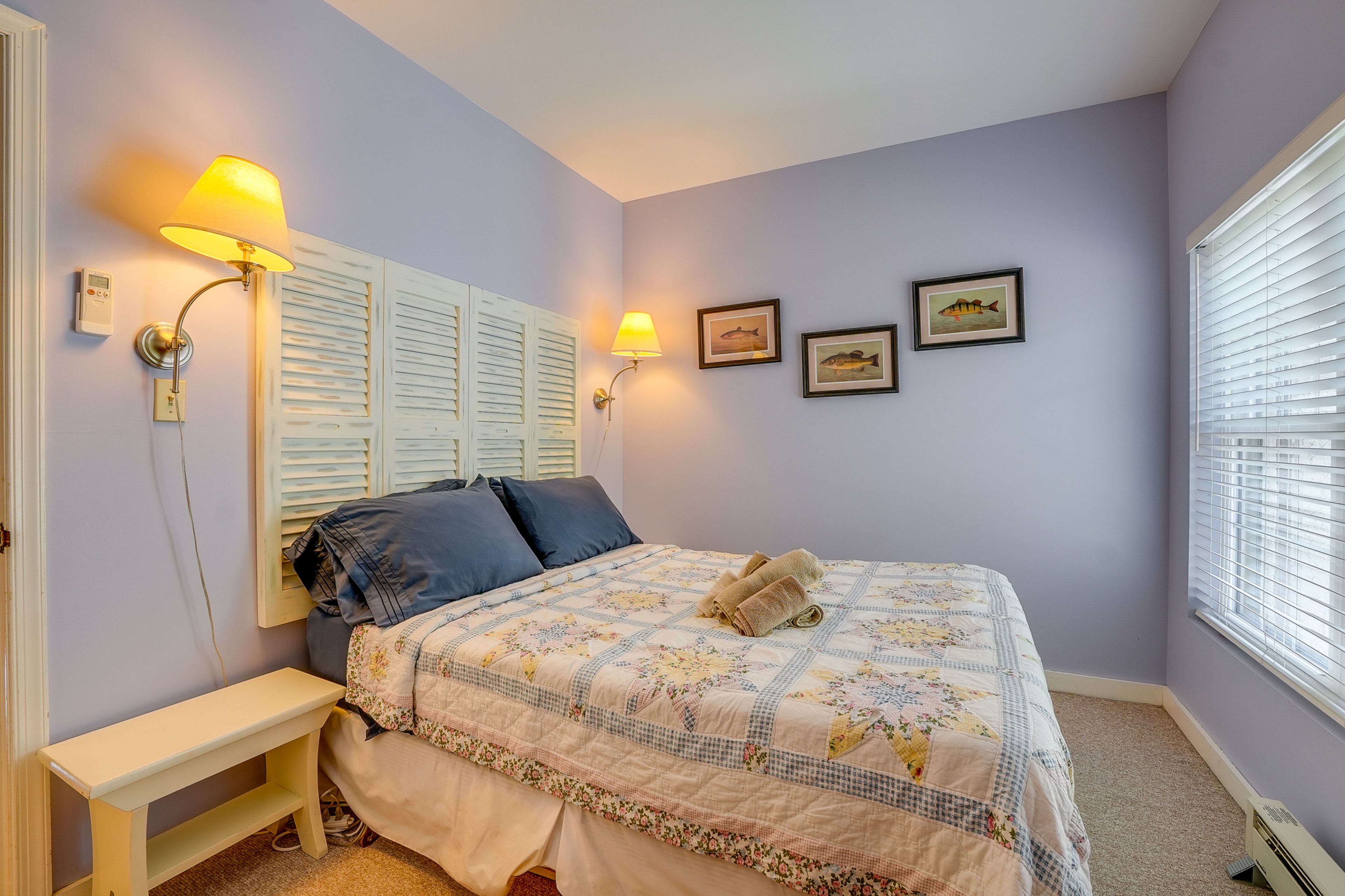 Bedroom 3 | Queen Bed