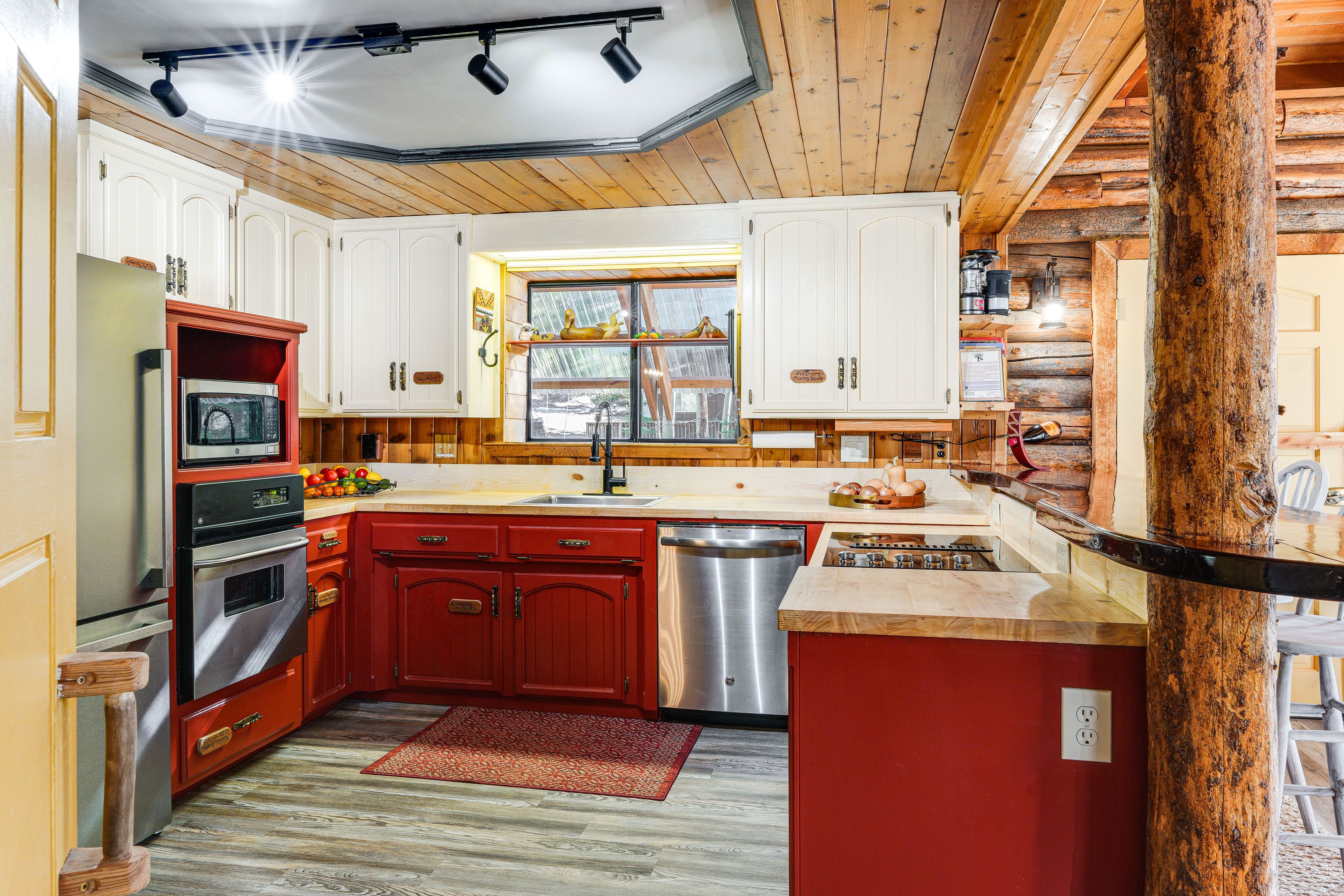 Kitchen | Cooking Basics | Main Level