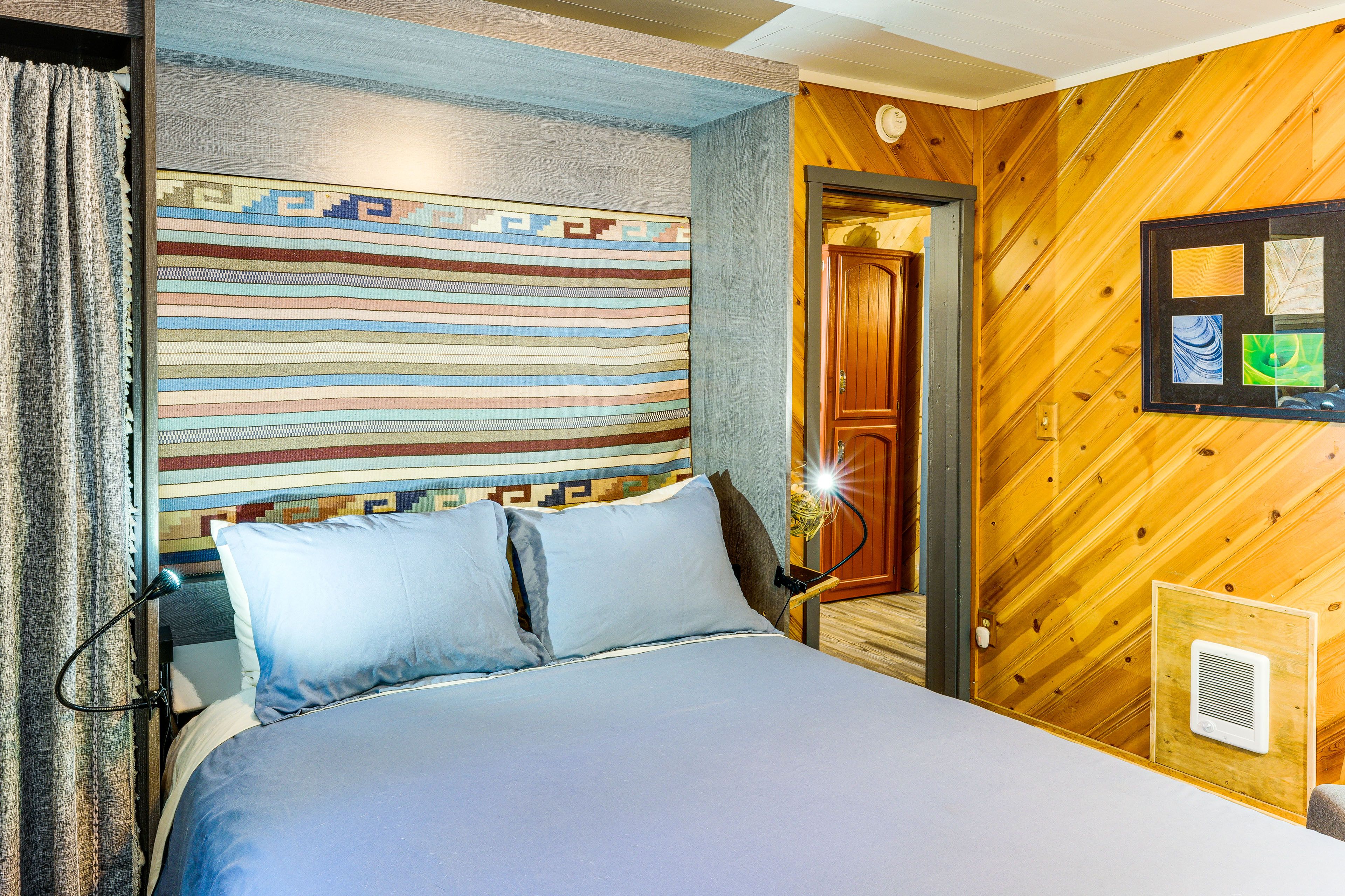 Bedroom 1 | Queen Bed | Linens | Main Level