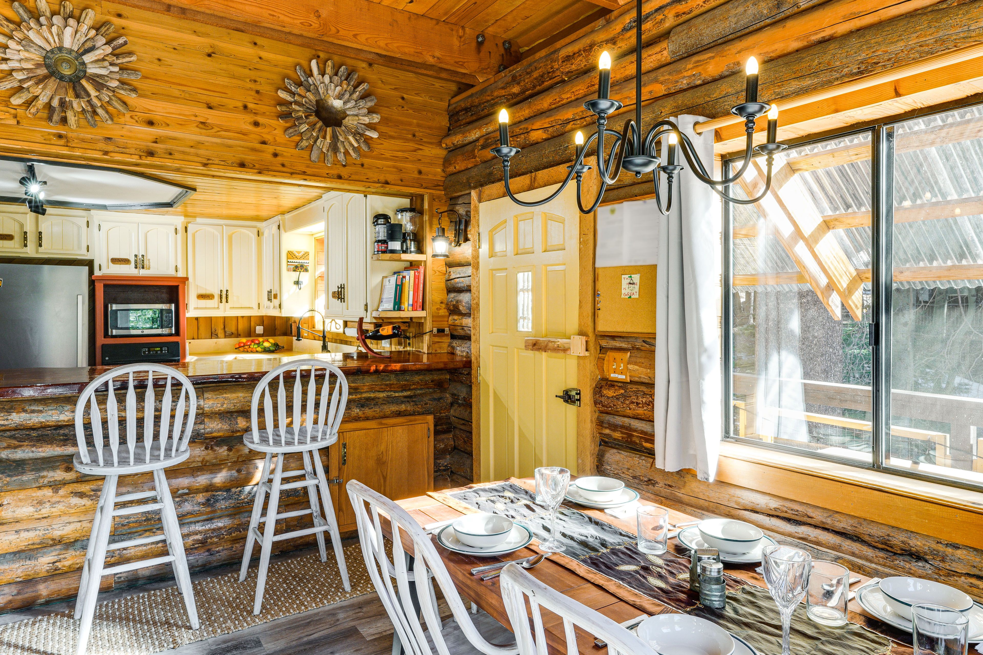 Dining Area | Dishware & Flatware | Main Level