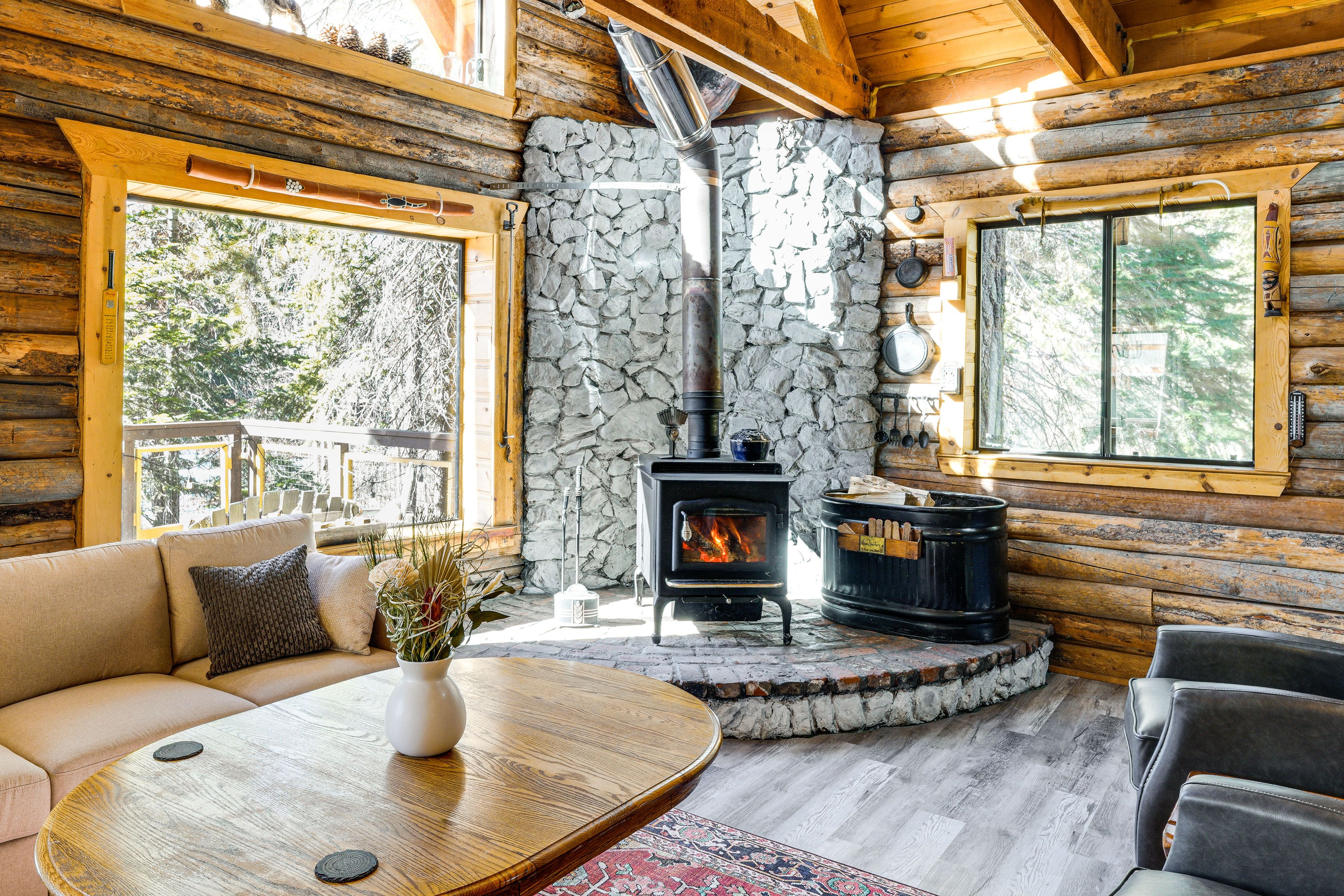 Ponderosa Vacation Rental | 3BR | 2BA | 1,700 Sq Ft | Stairs Required