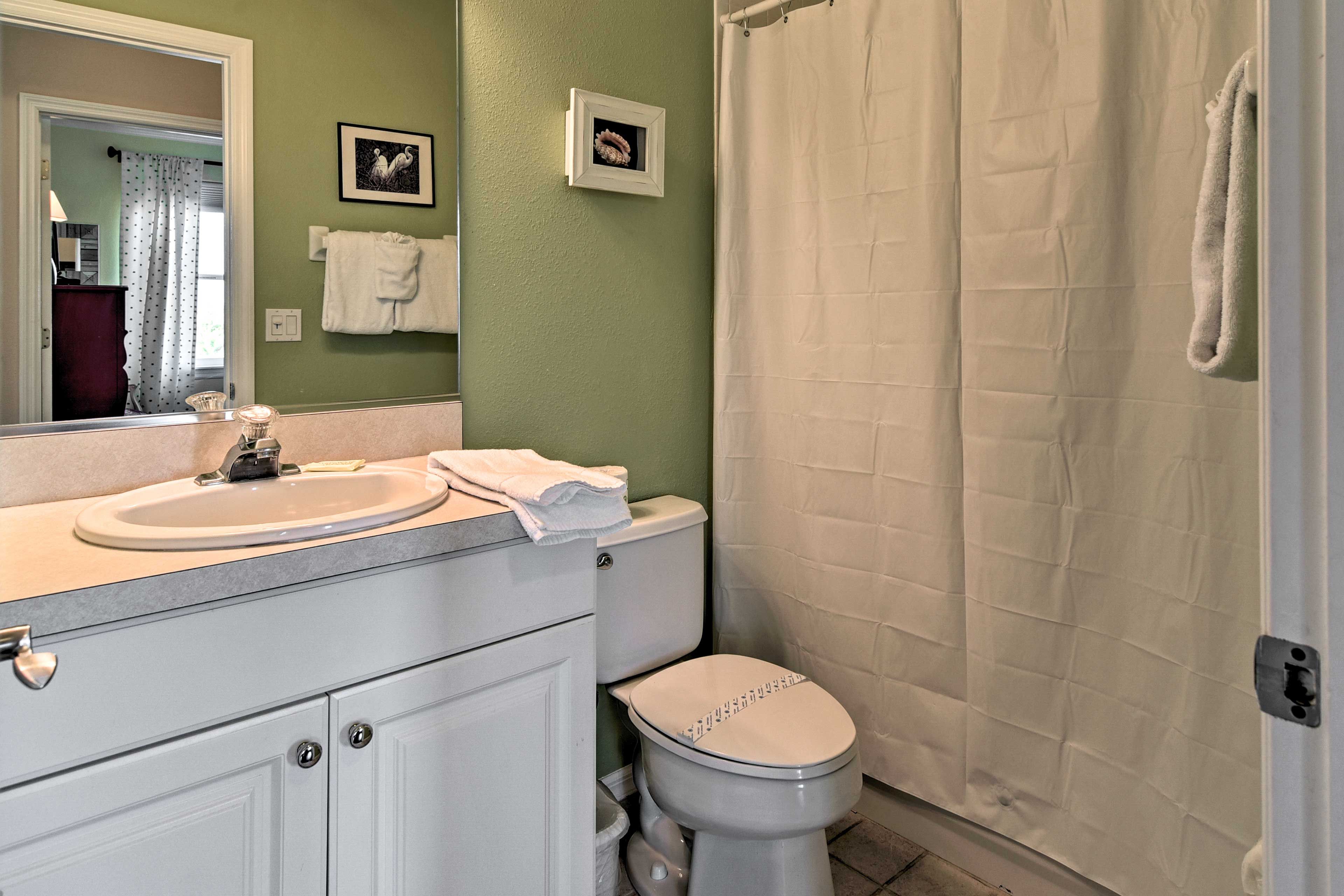 Full Bathroom | 3rd Floor