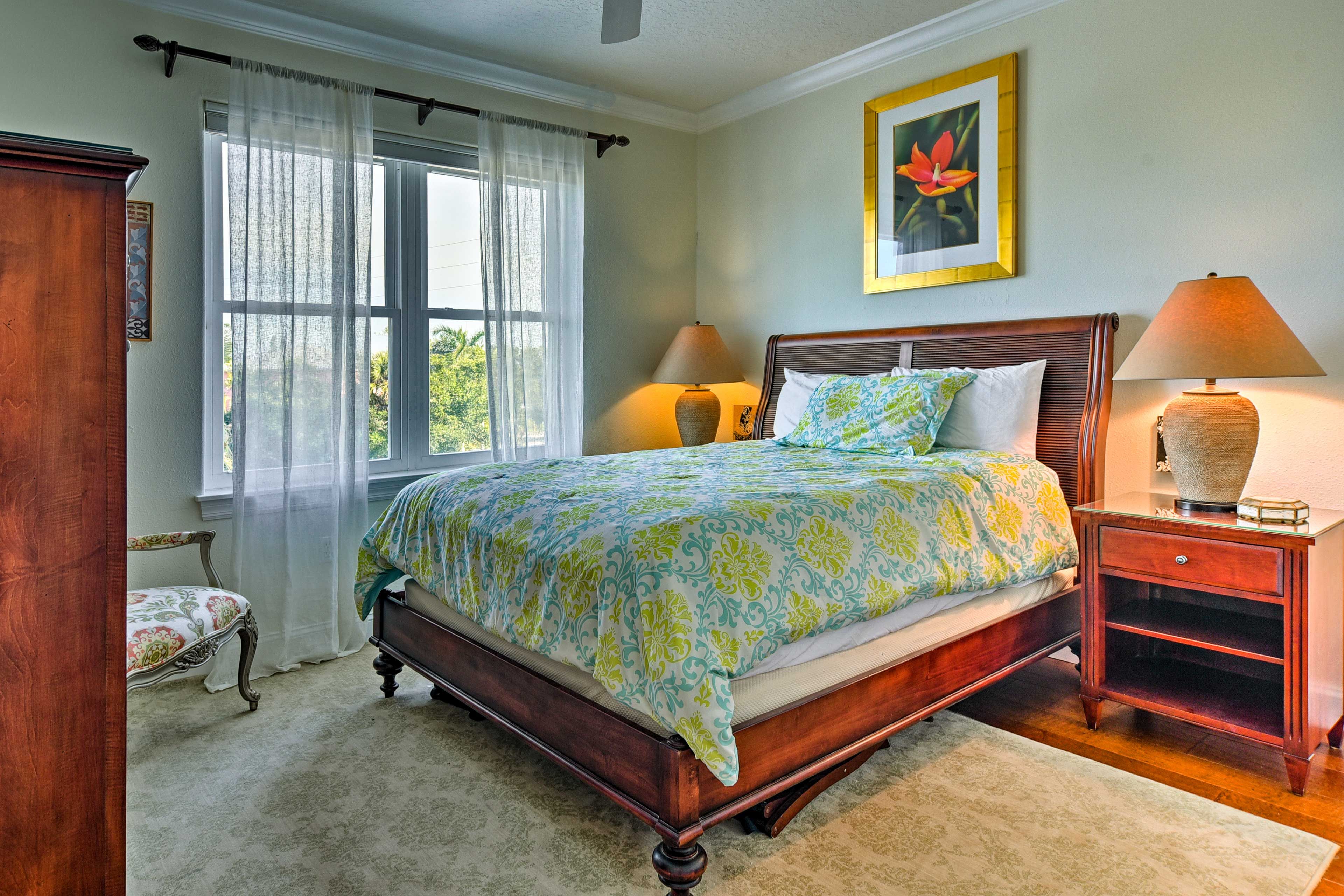 Bedroom 2 | Queen Bed | 3rd Floor