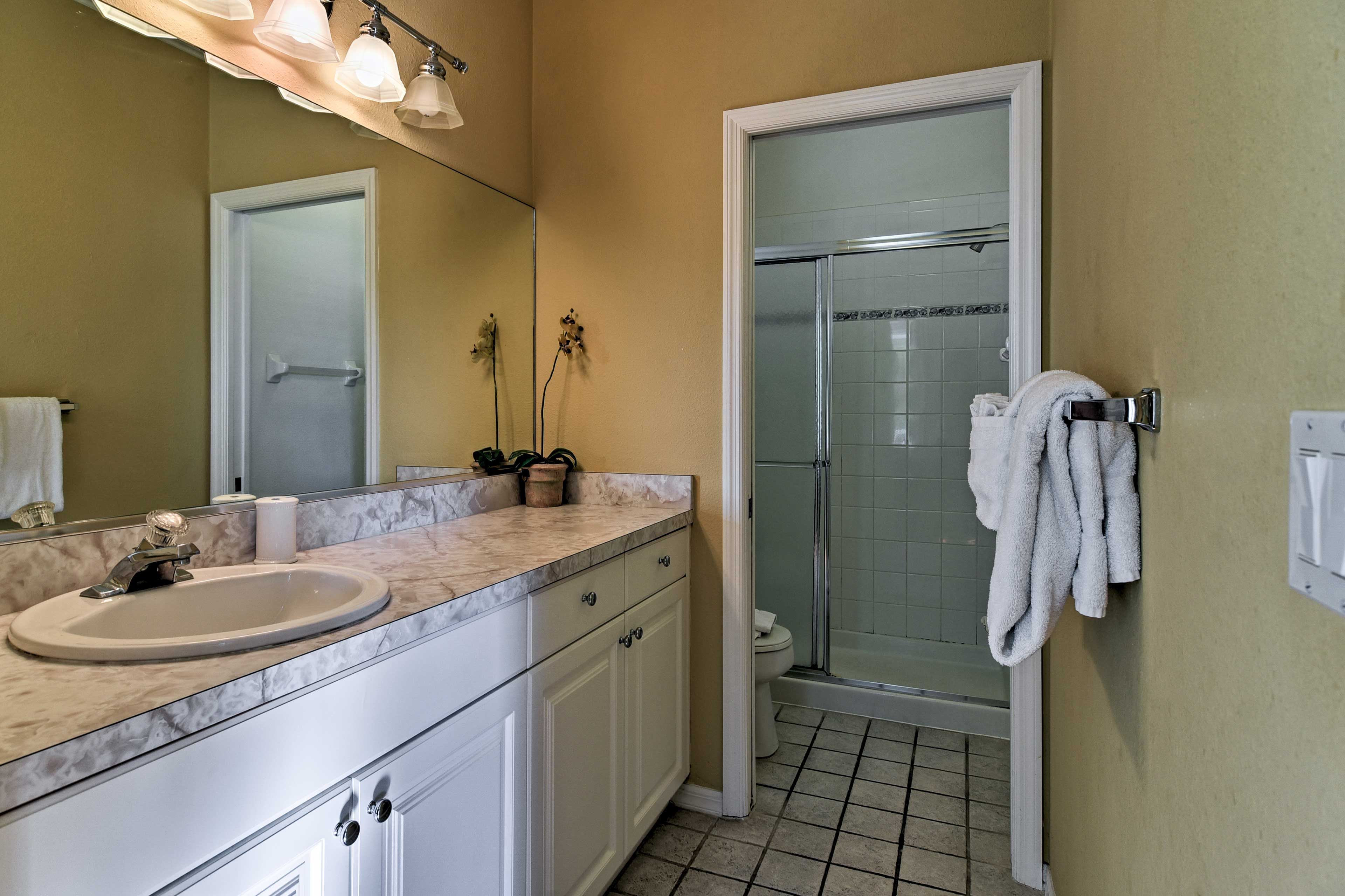 Full Bathroom | 3rd Floor