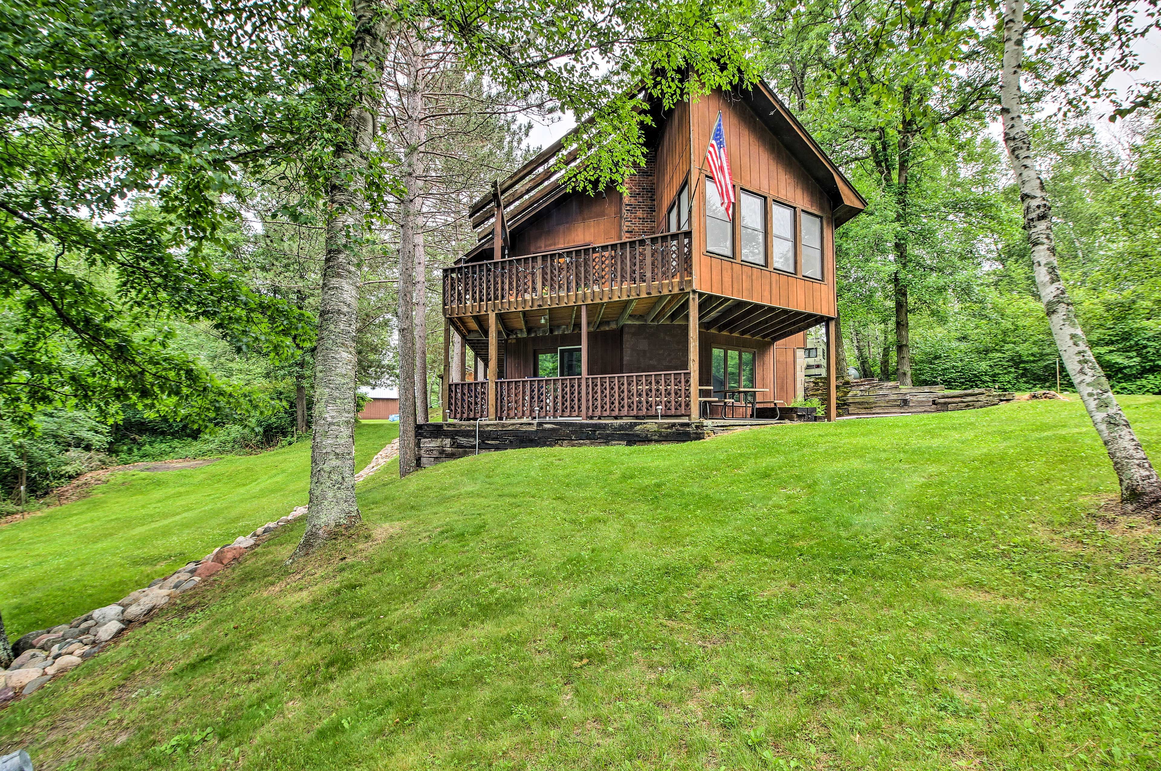 Escape to beautiful Minnesota at this 3-bedroom vacation rental in Fifty Lakes.