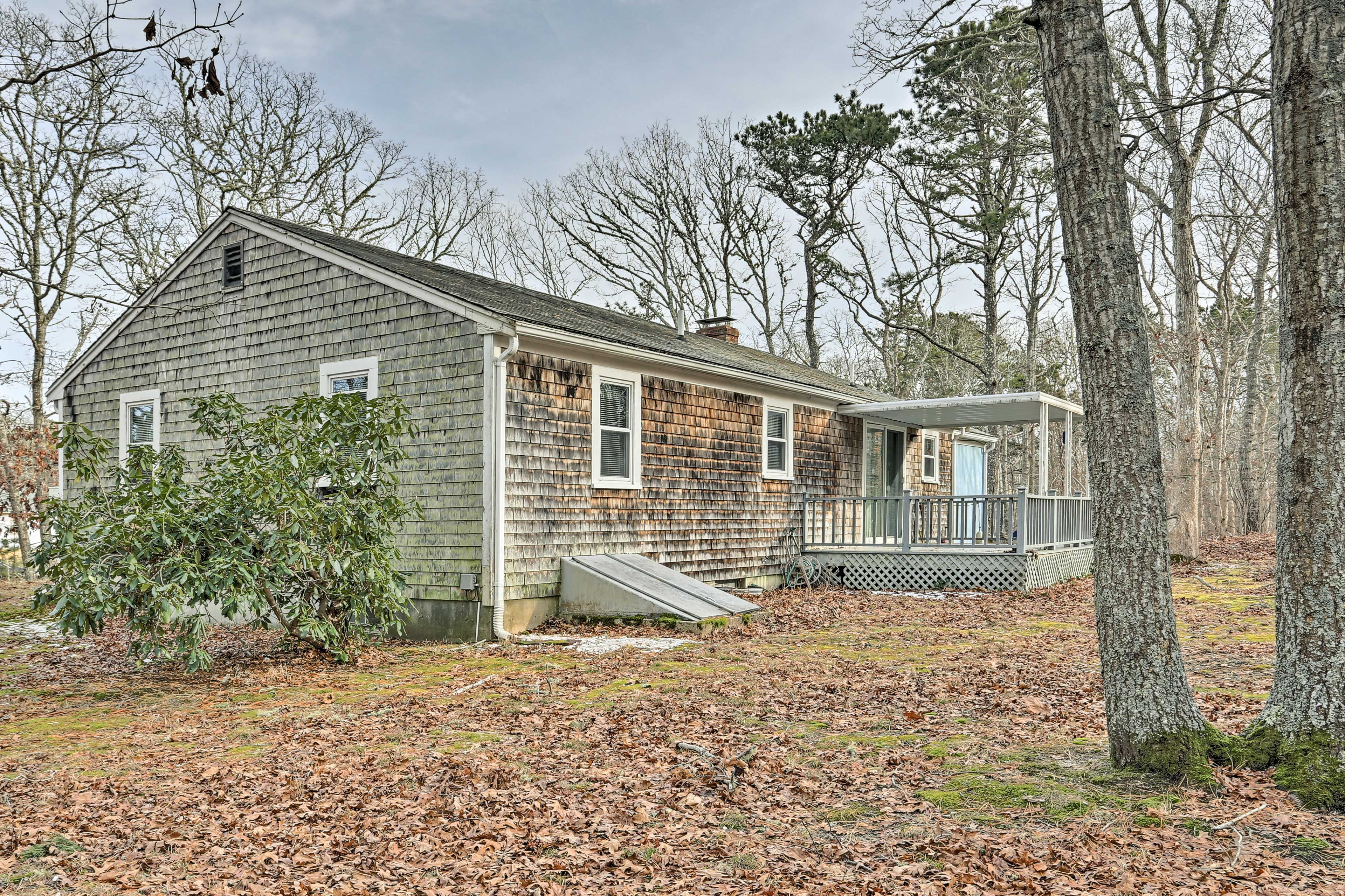 This home for 6 has 3 bedrooms, 2 bathrooms, and is in an incredible location.
