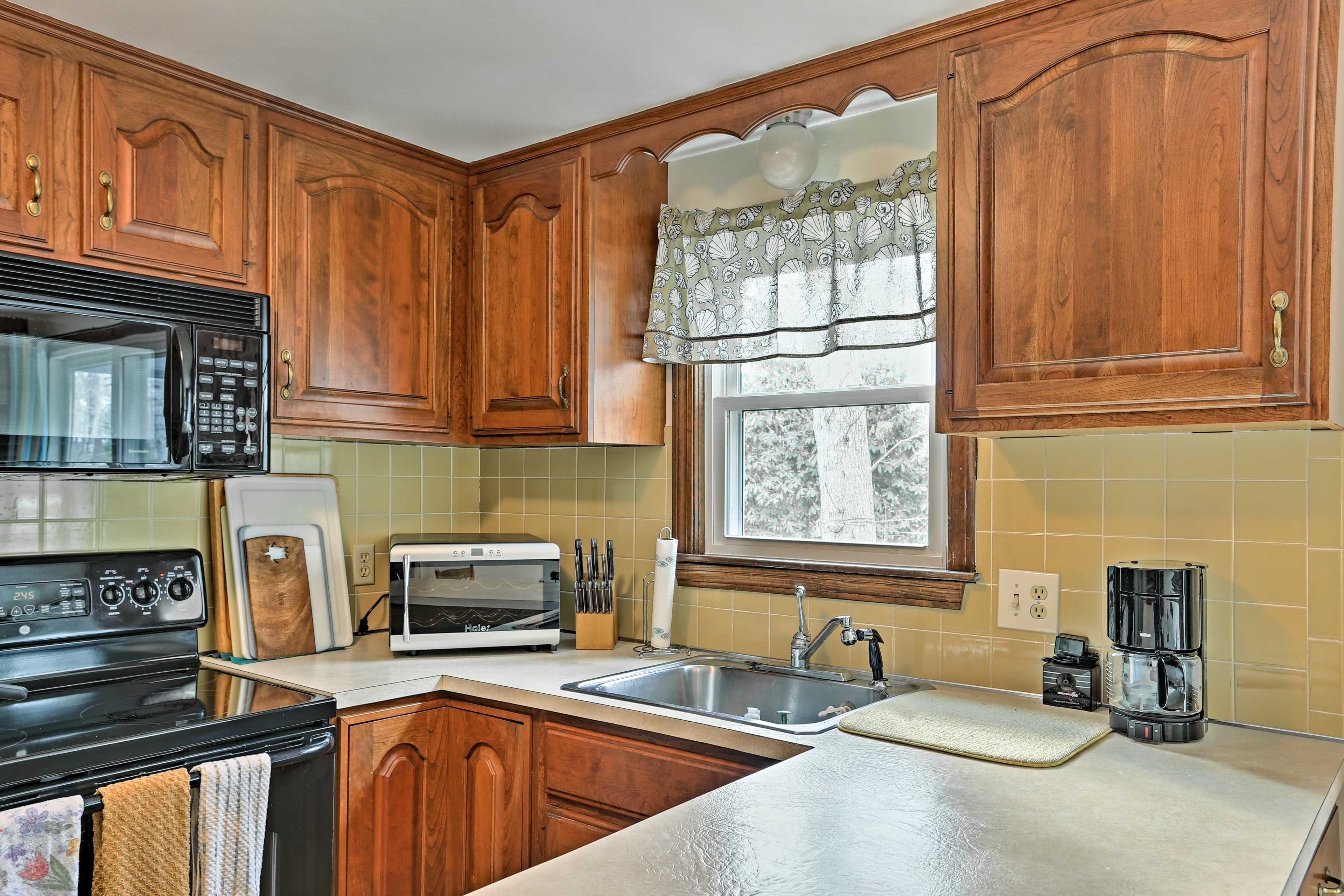 The peninsula island offers extra prep space for large family meals.