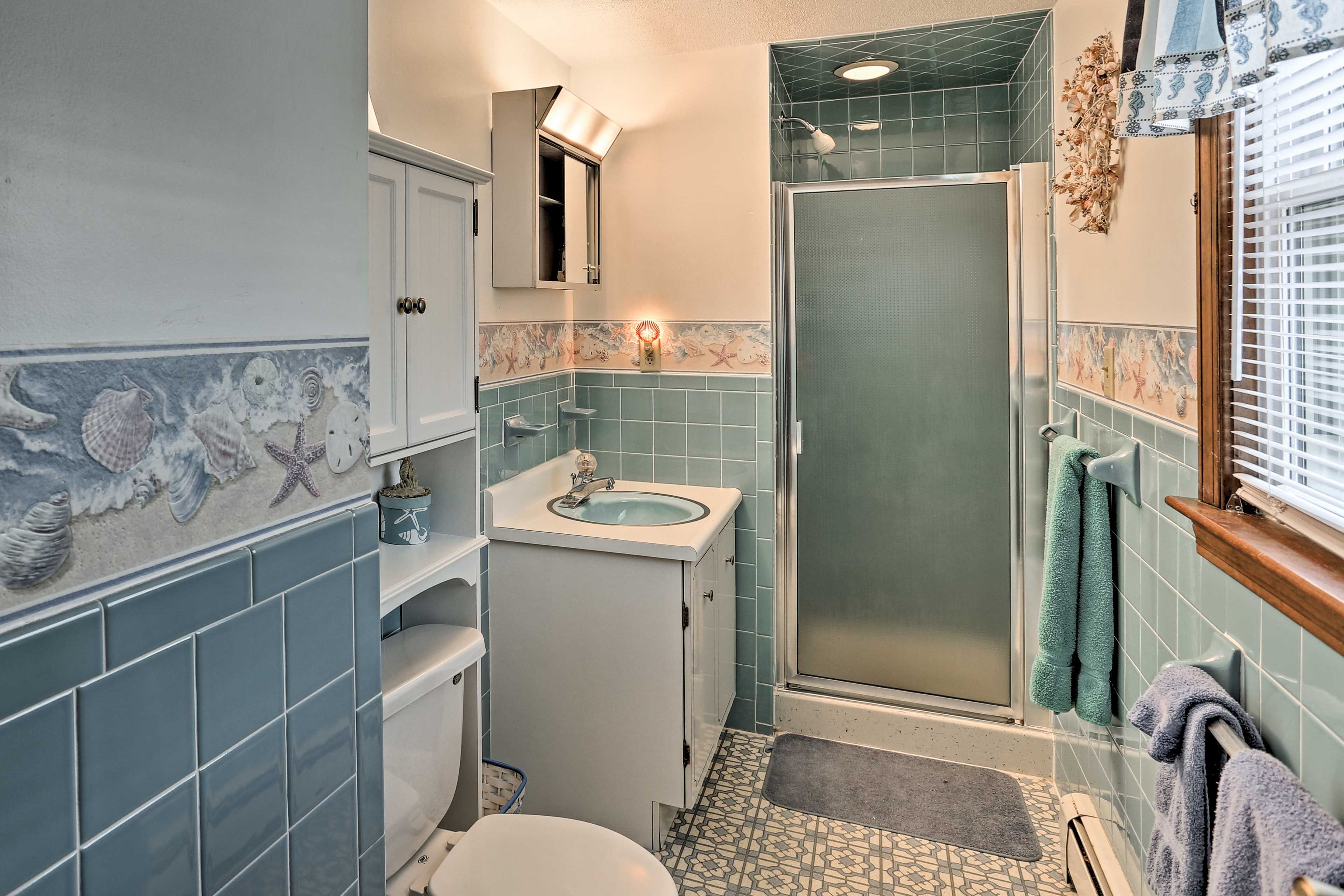 Rise and shine with a rinse in the walk-in shower!