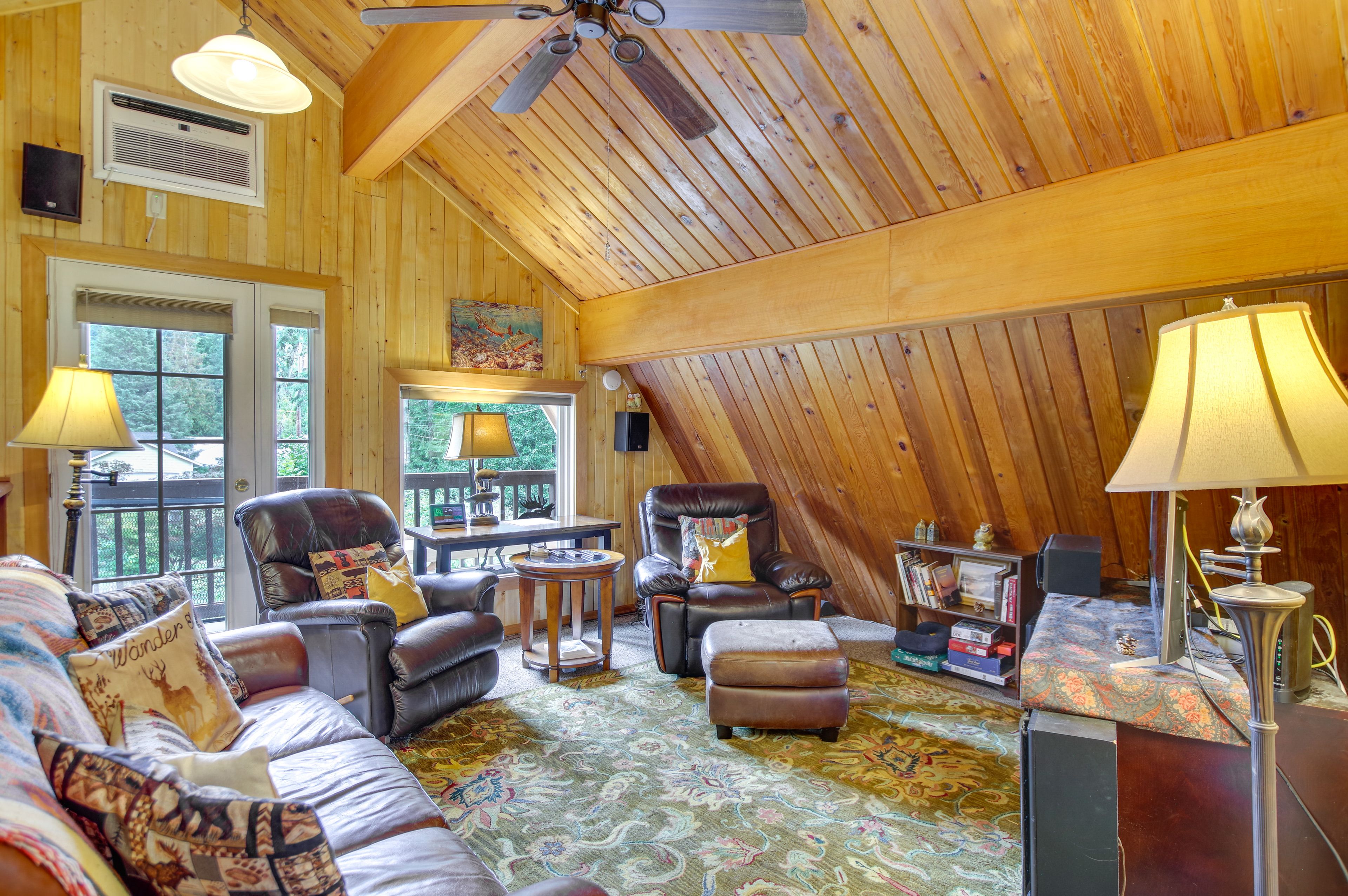 Lofted Family Room | Smart TV