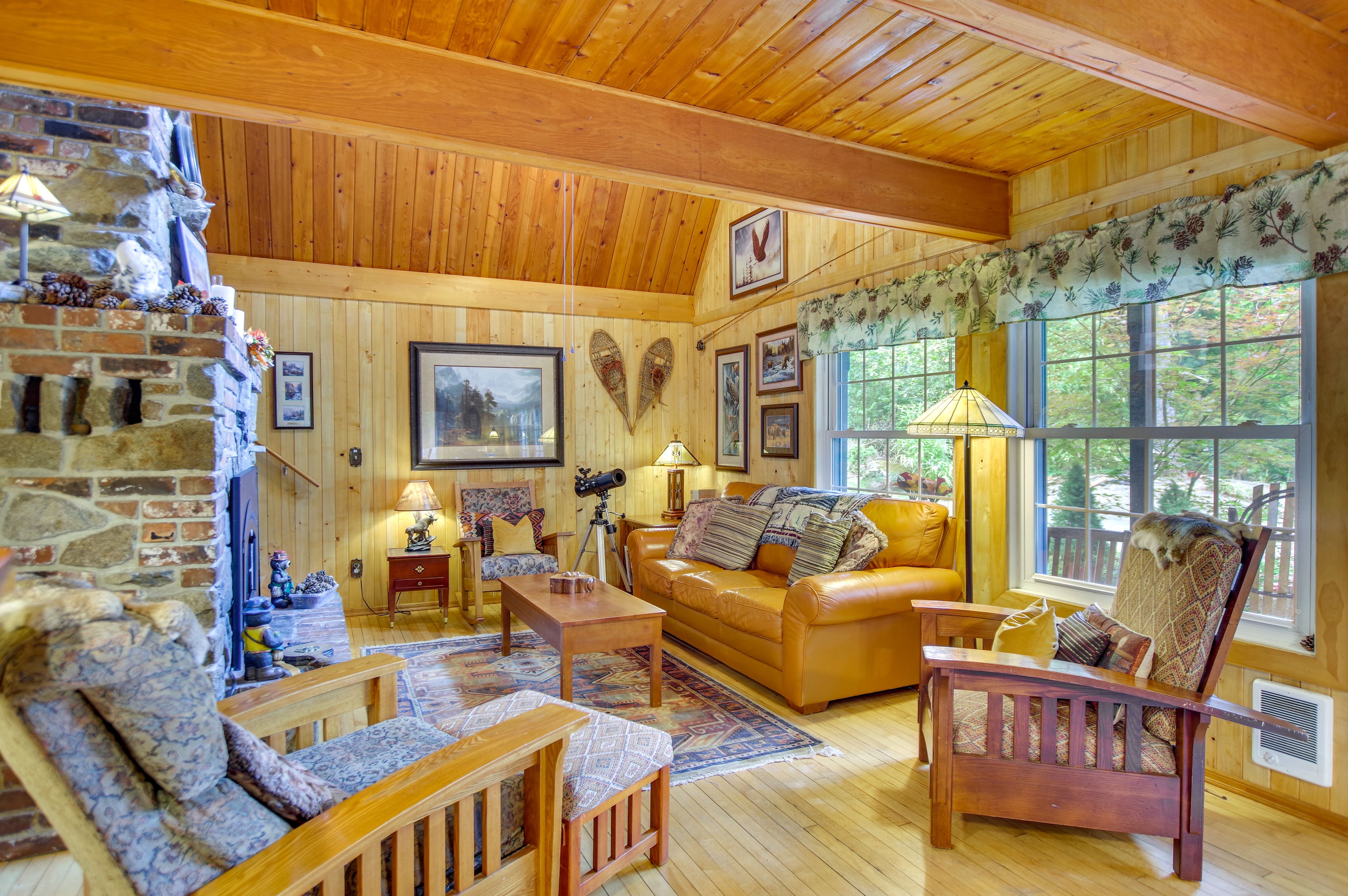 Living Room | Free WiFi