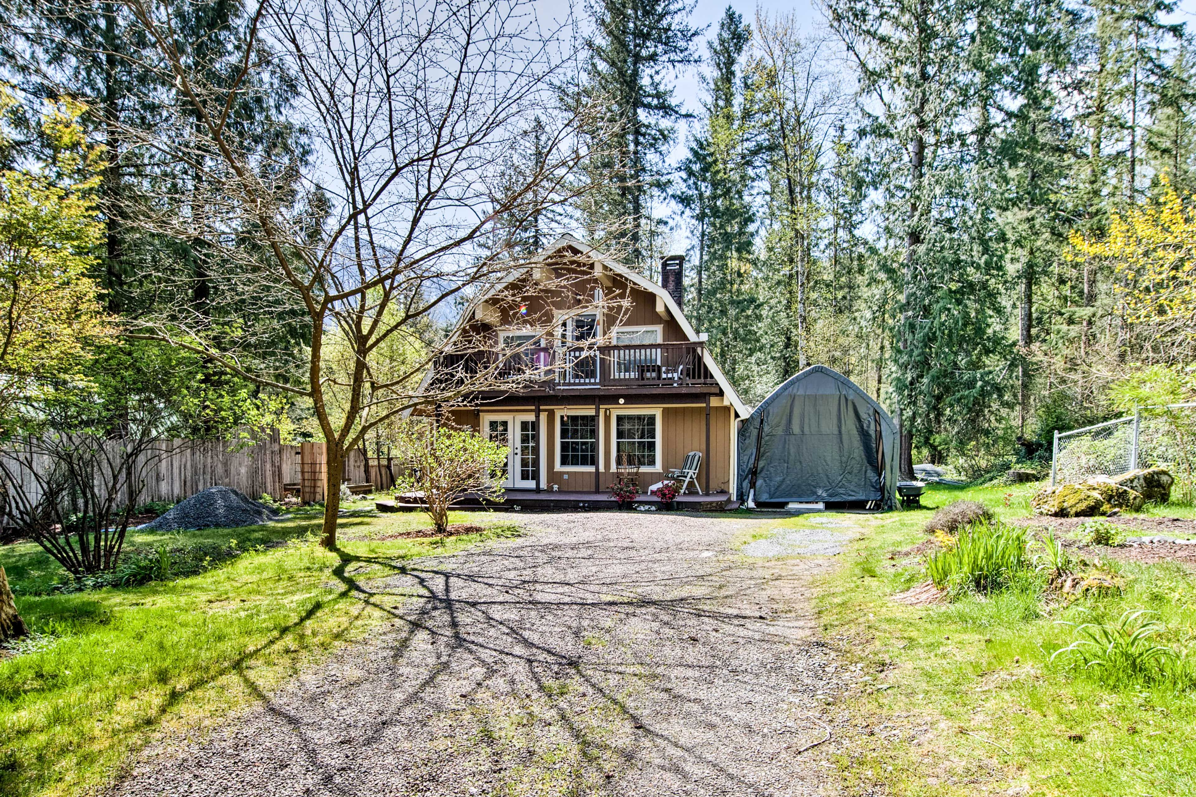 Cabin Exterior | Driveway Parking (2 Vehicles)