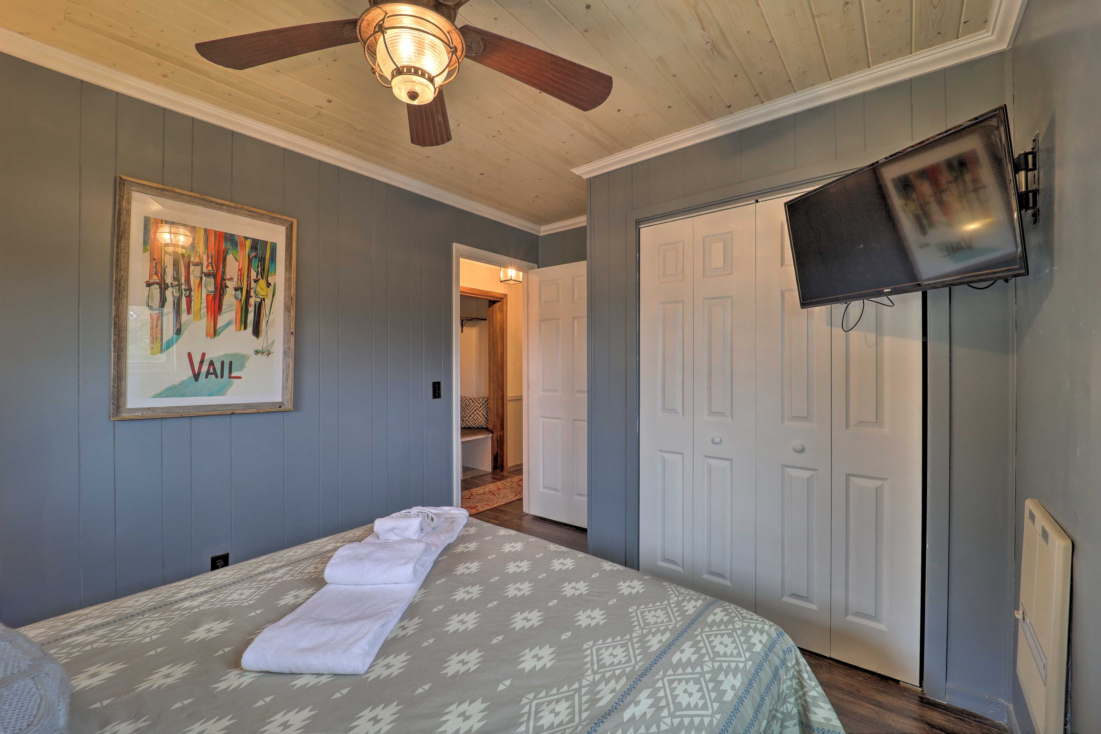 Bedroom 2 | Cable TV
