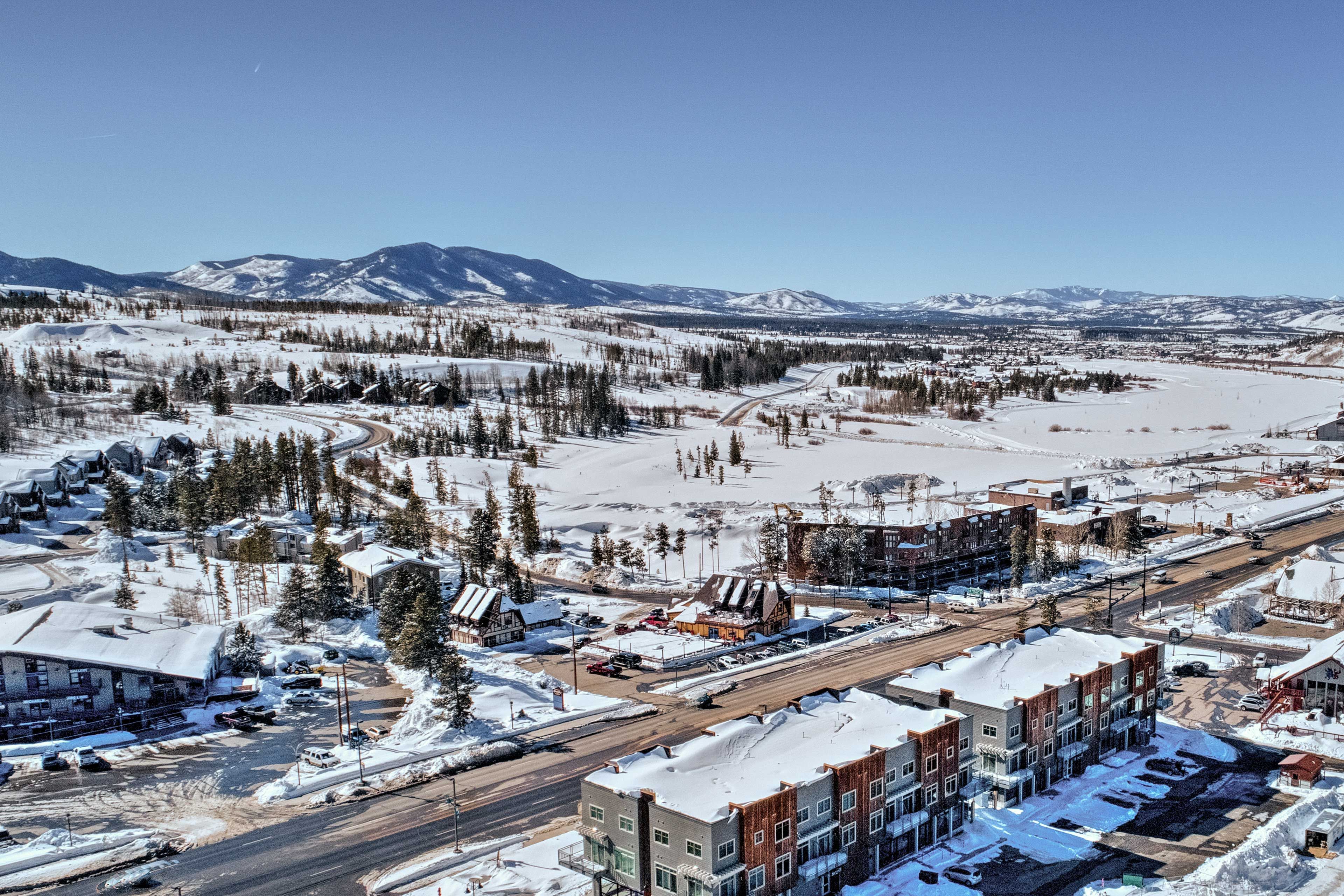Stunning views surround you and the best of Main Street is minutes away.