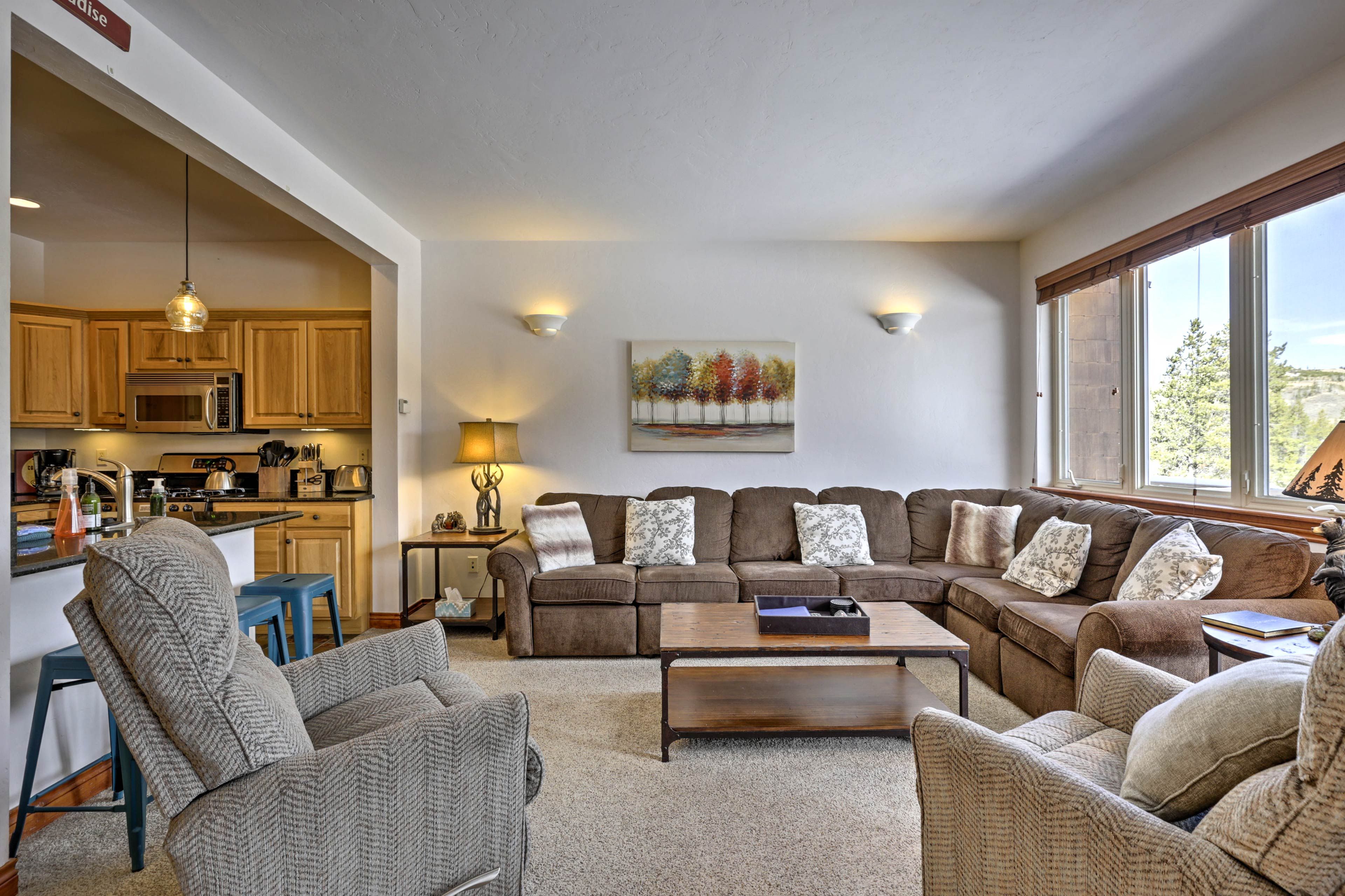 This condo comfortably accommodates 12 guests.