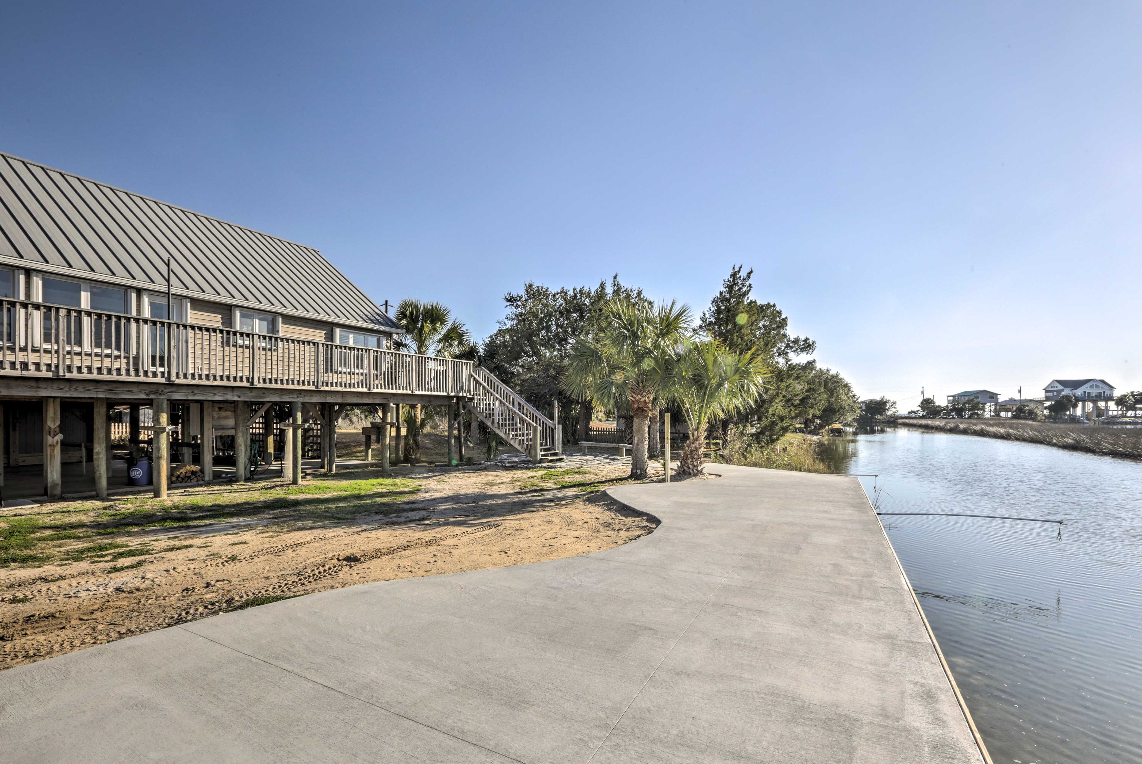 House Exterior | Canal Access