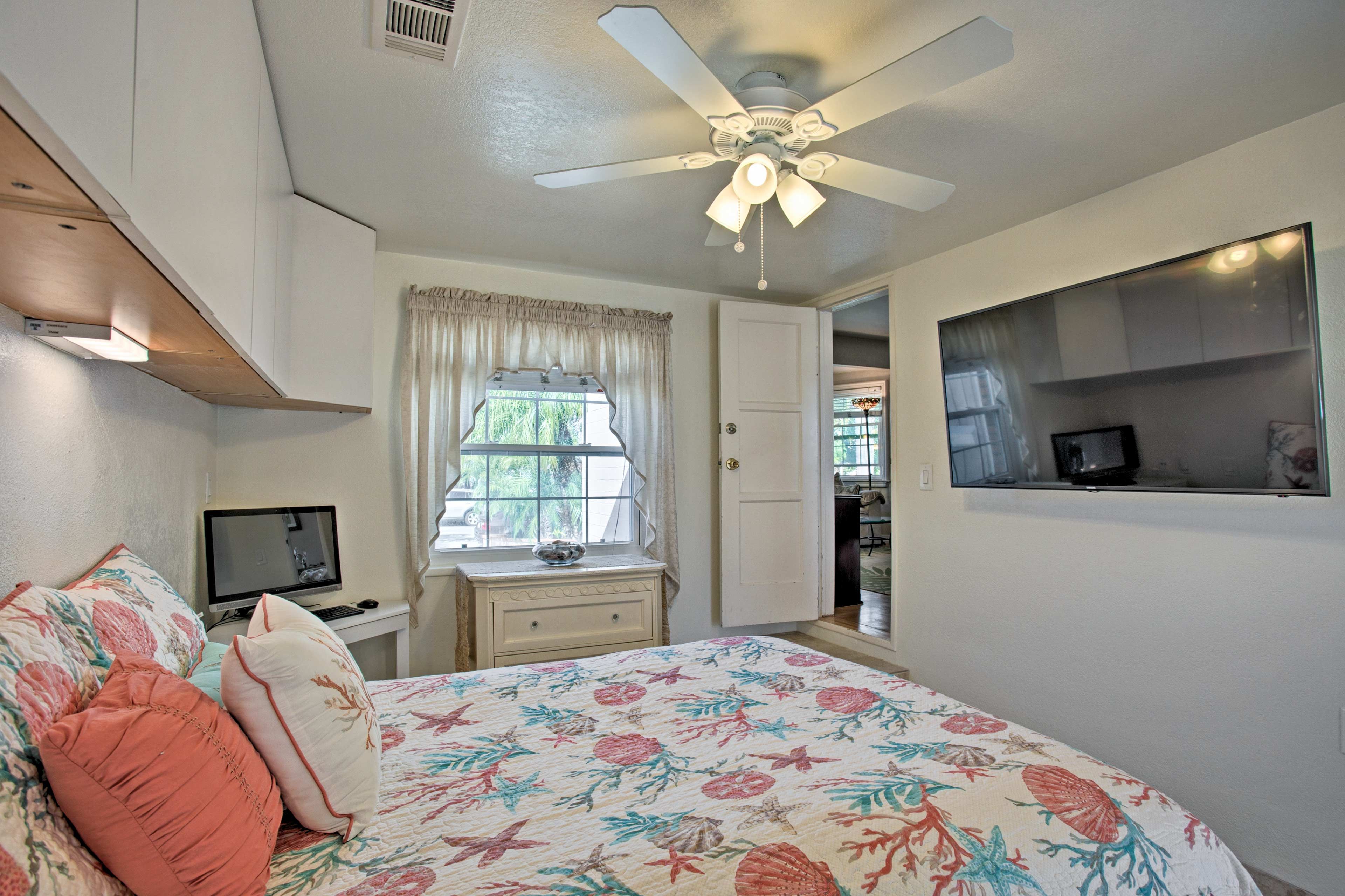Bedroom 3 | Queen Bed