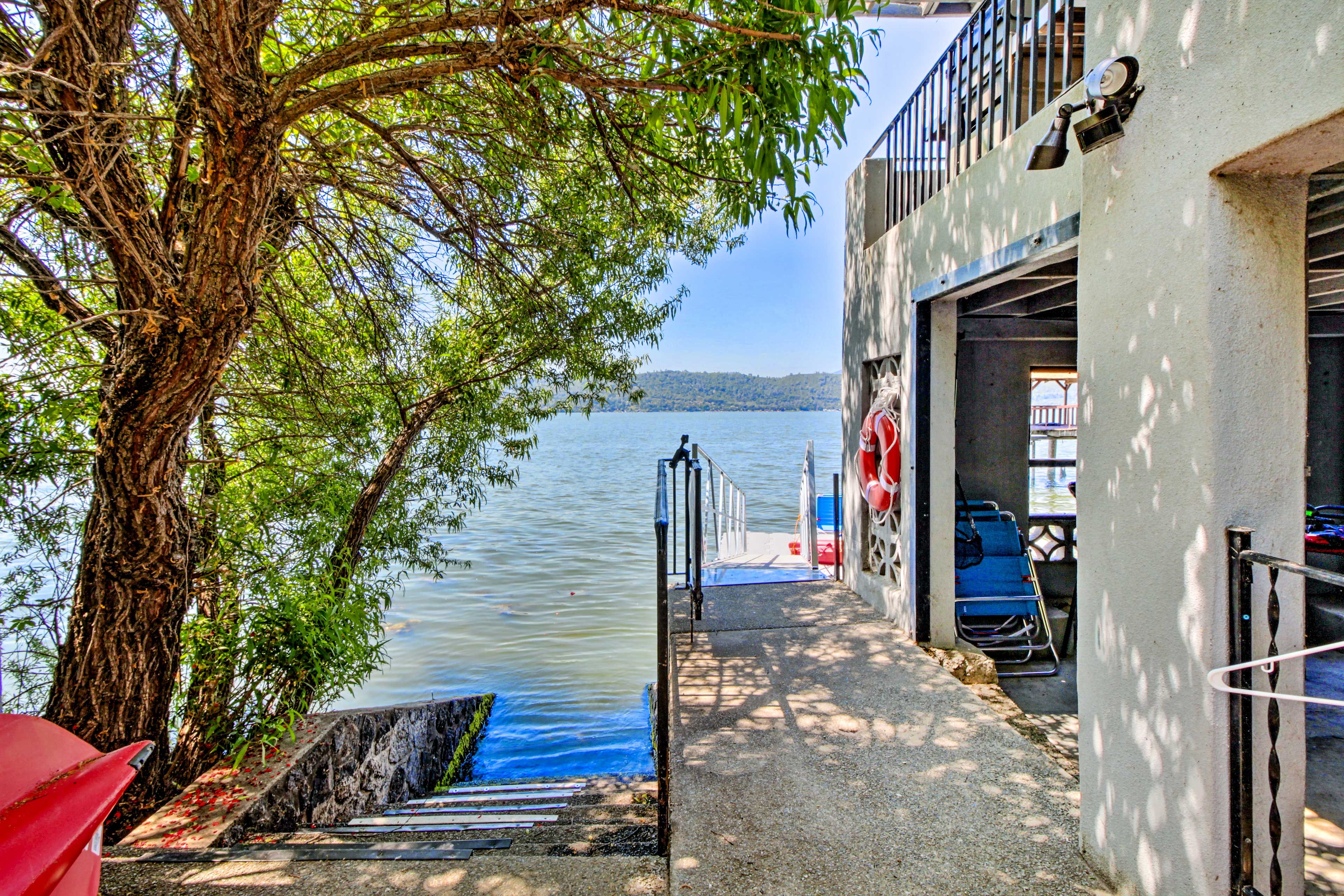 Parking | Driveway (3 Vehicles) | Trailer Parking Available