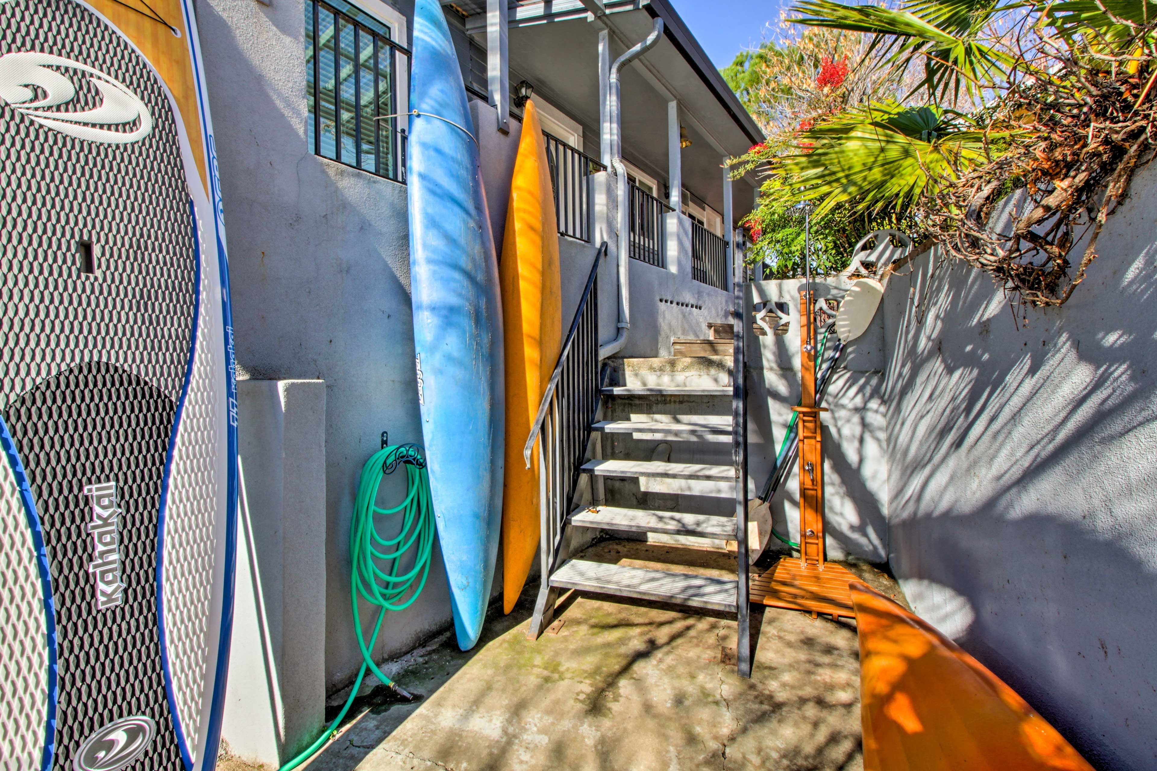 Outdoor Shower | Paddleboard | Kayaks | Fishng Rods