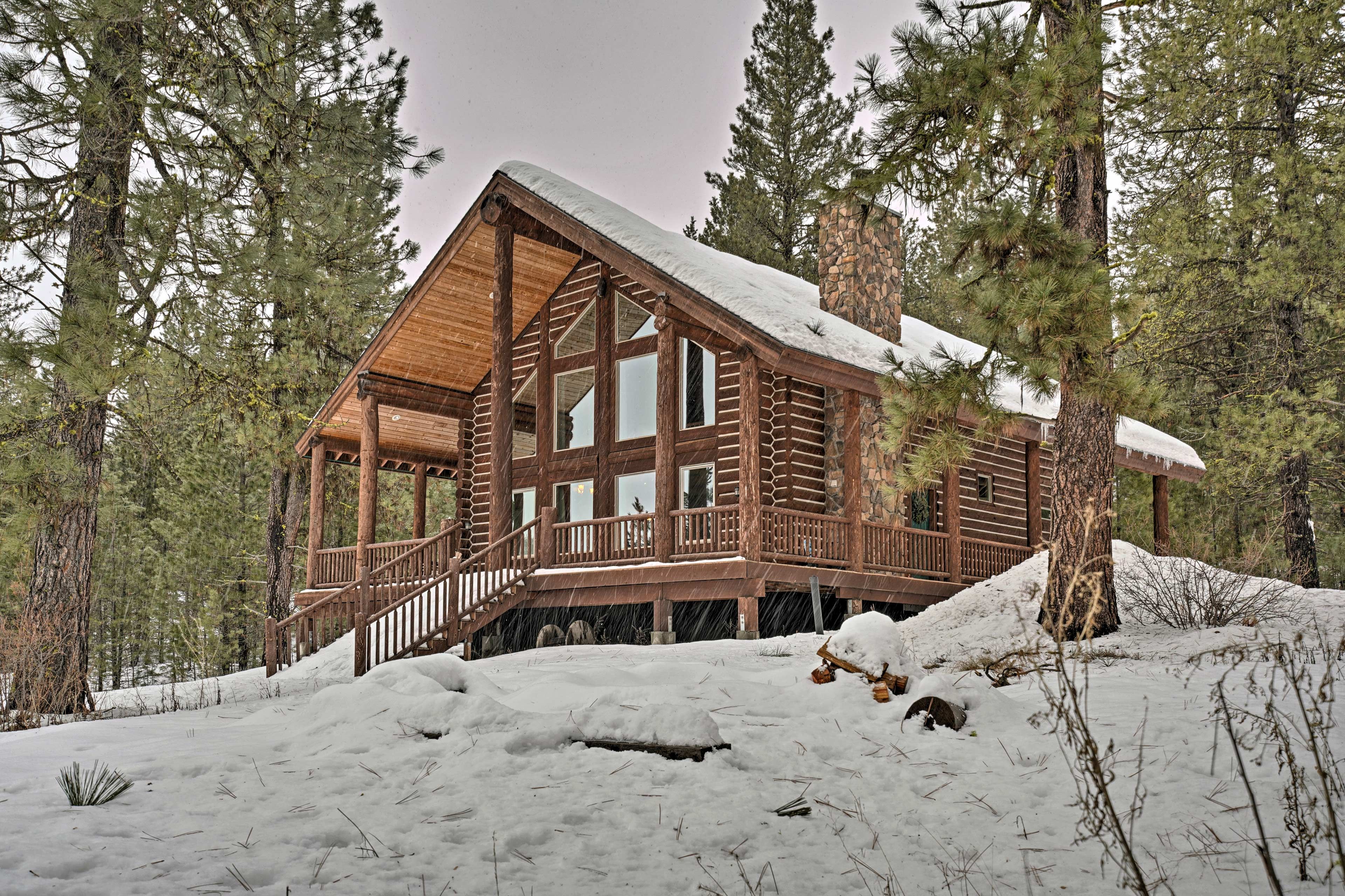 No matter the season, this log cabin has everything for your Idaho retreat!
