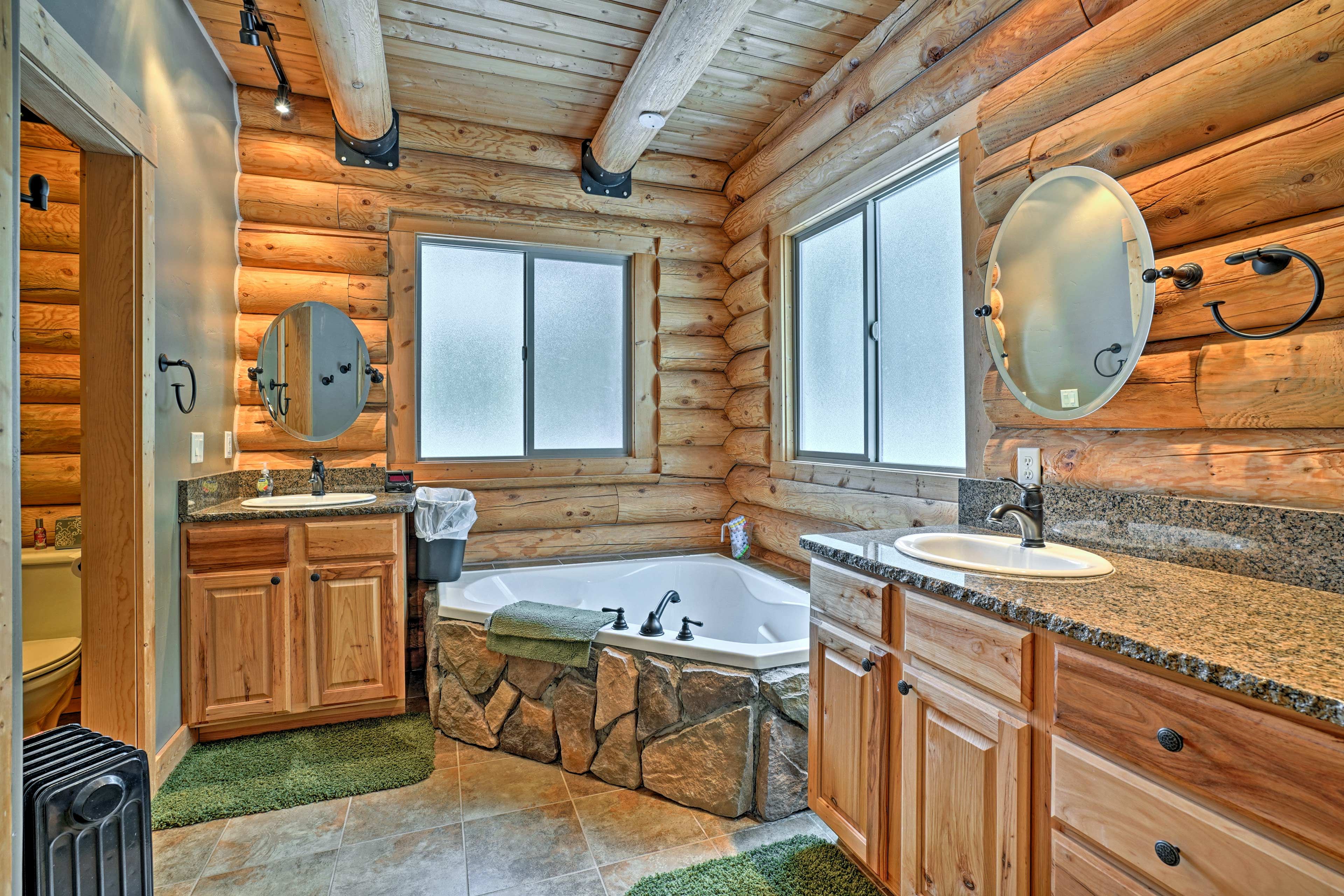 Enjoy your own private en-suite bathroom with soaking tub!