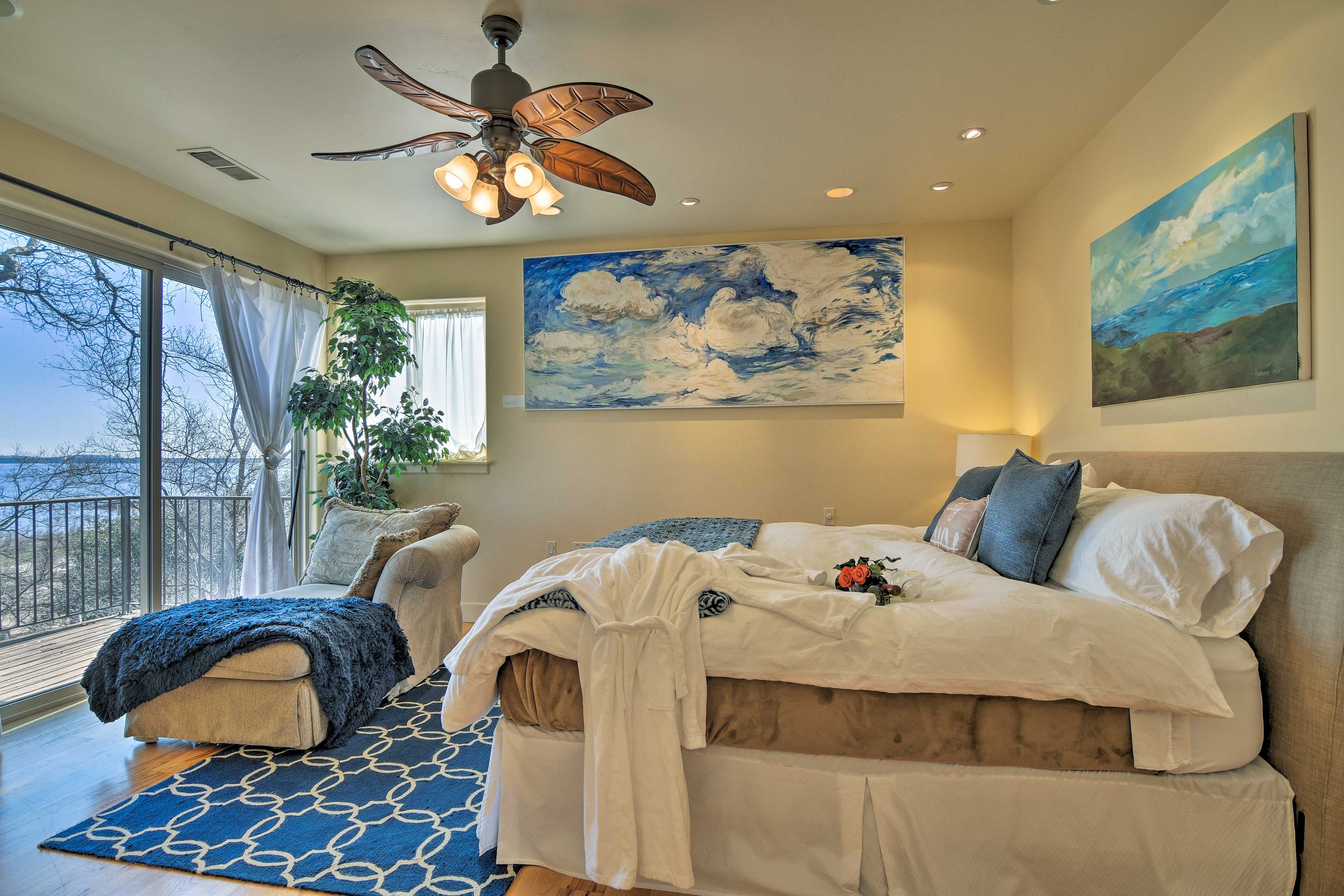Bedroom 1 | California King Bed | 2nd Floor | En-suite Bath