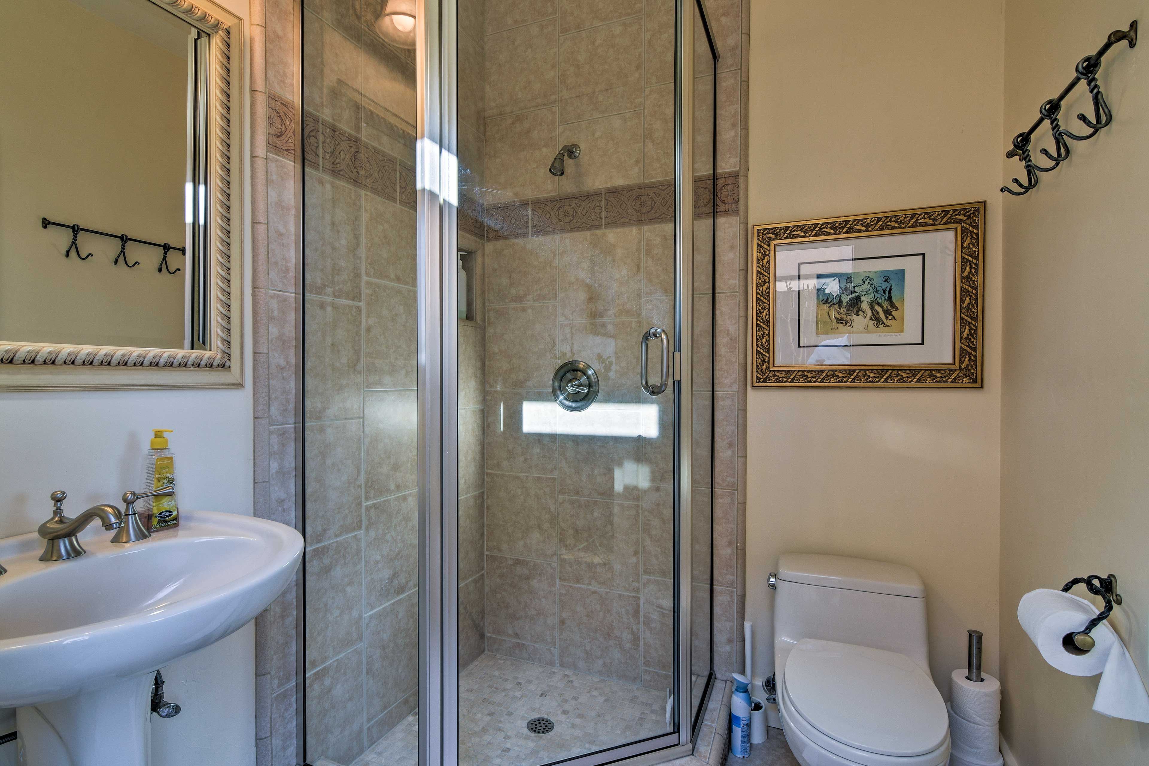 Full Bathroom | 1st Floor
