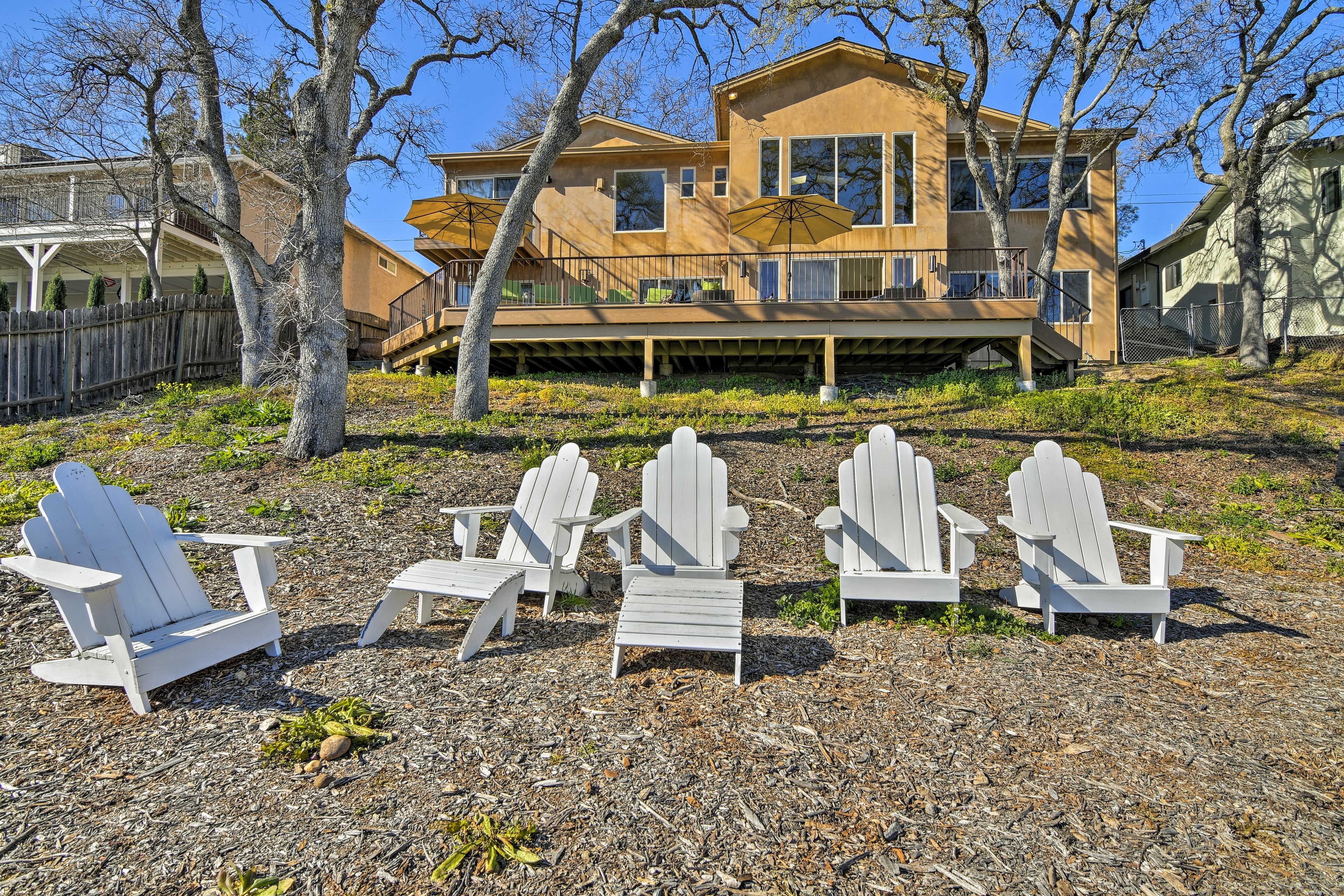 Property Exterior | Lakefront