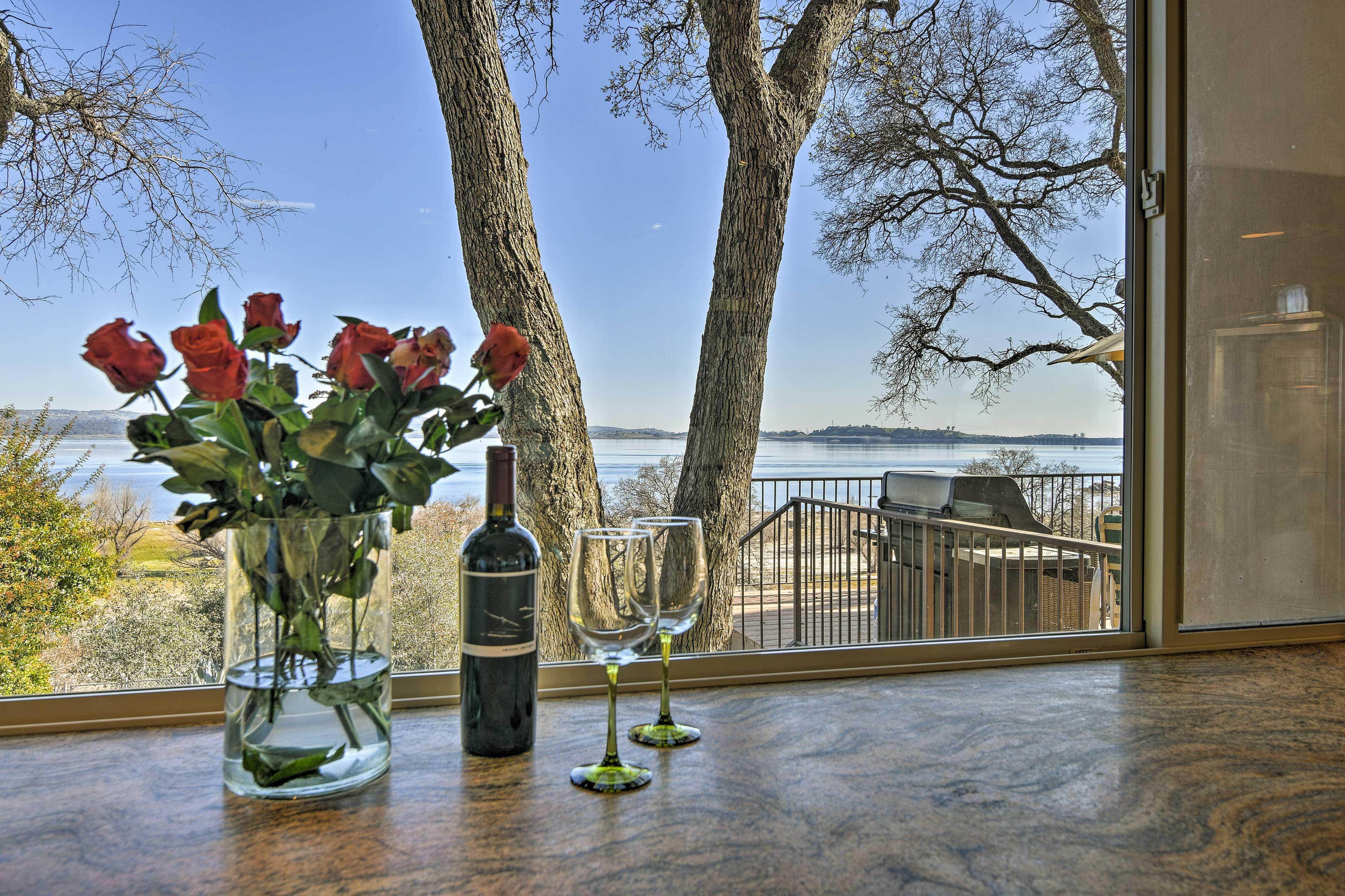 Kitchen | Views of Folsom Lake