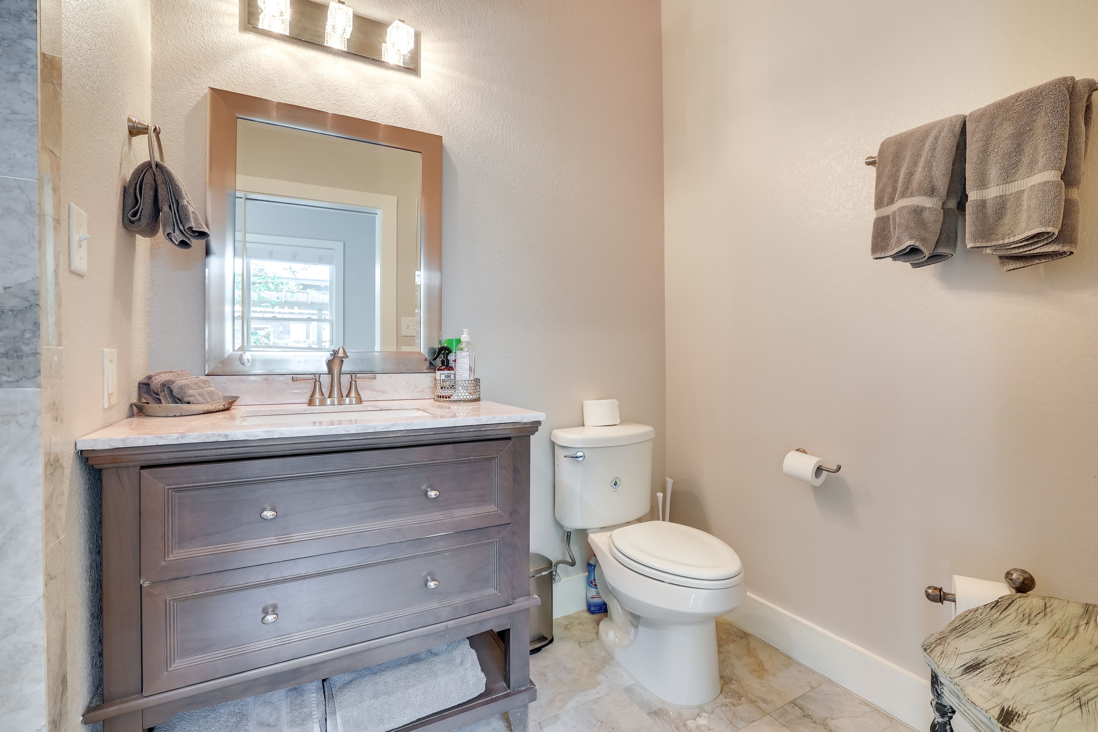 Full Bathroom | 1st Floor