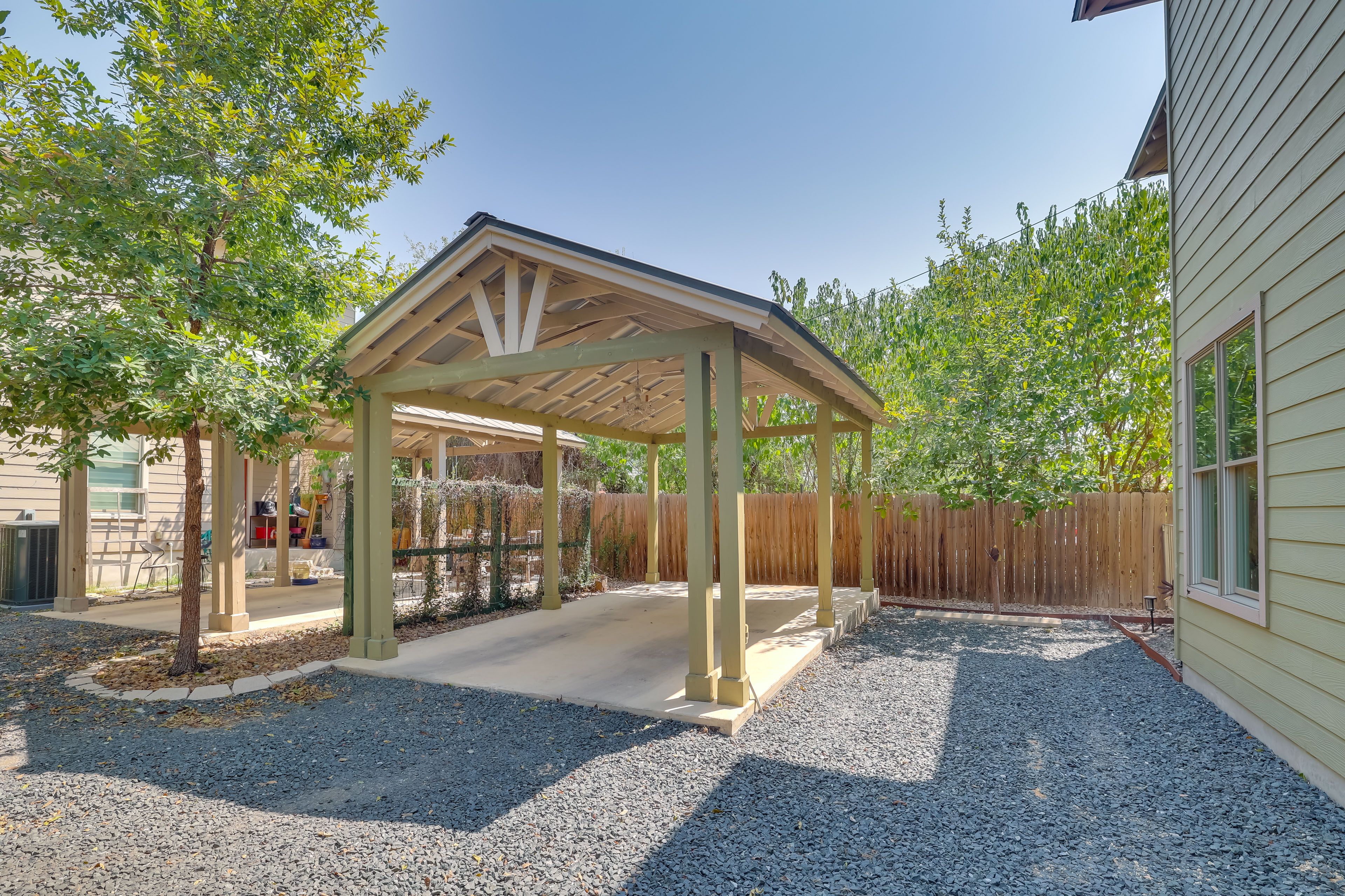 Parking | Carport (1 Vehicle) | Street Parking