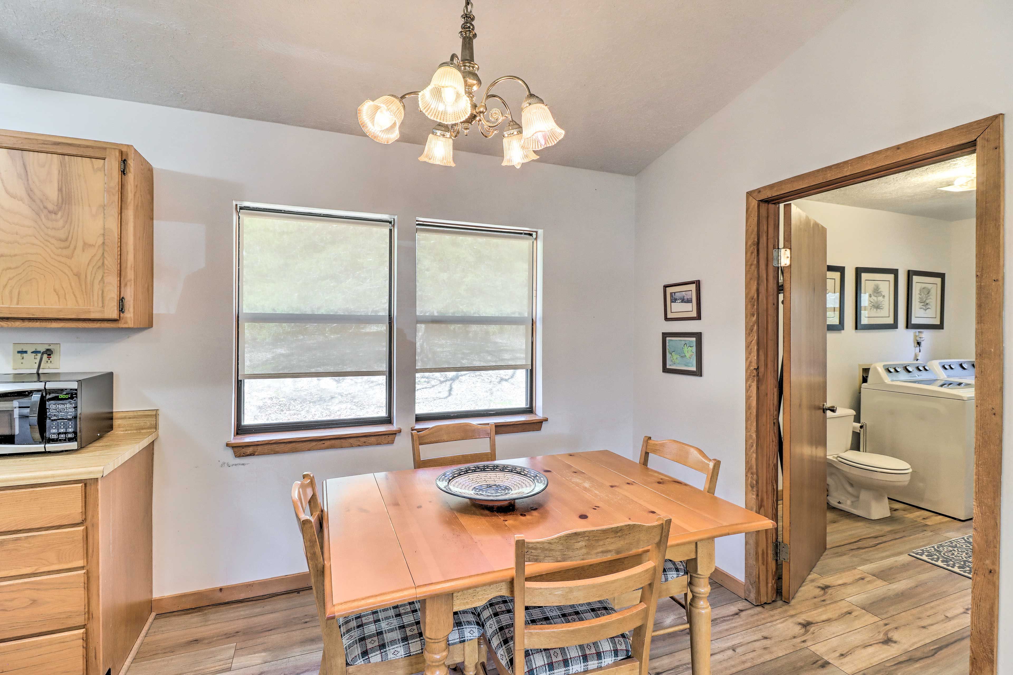 Dining Area | Dishware & Flatware Provided