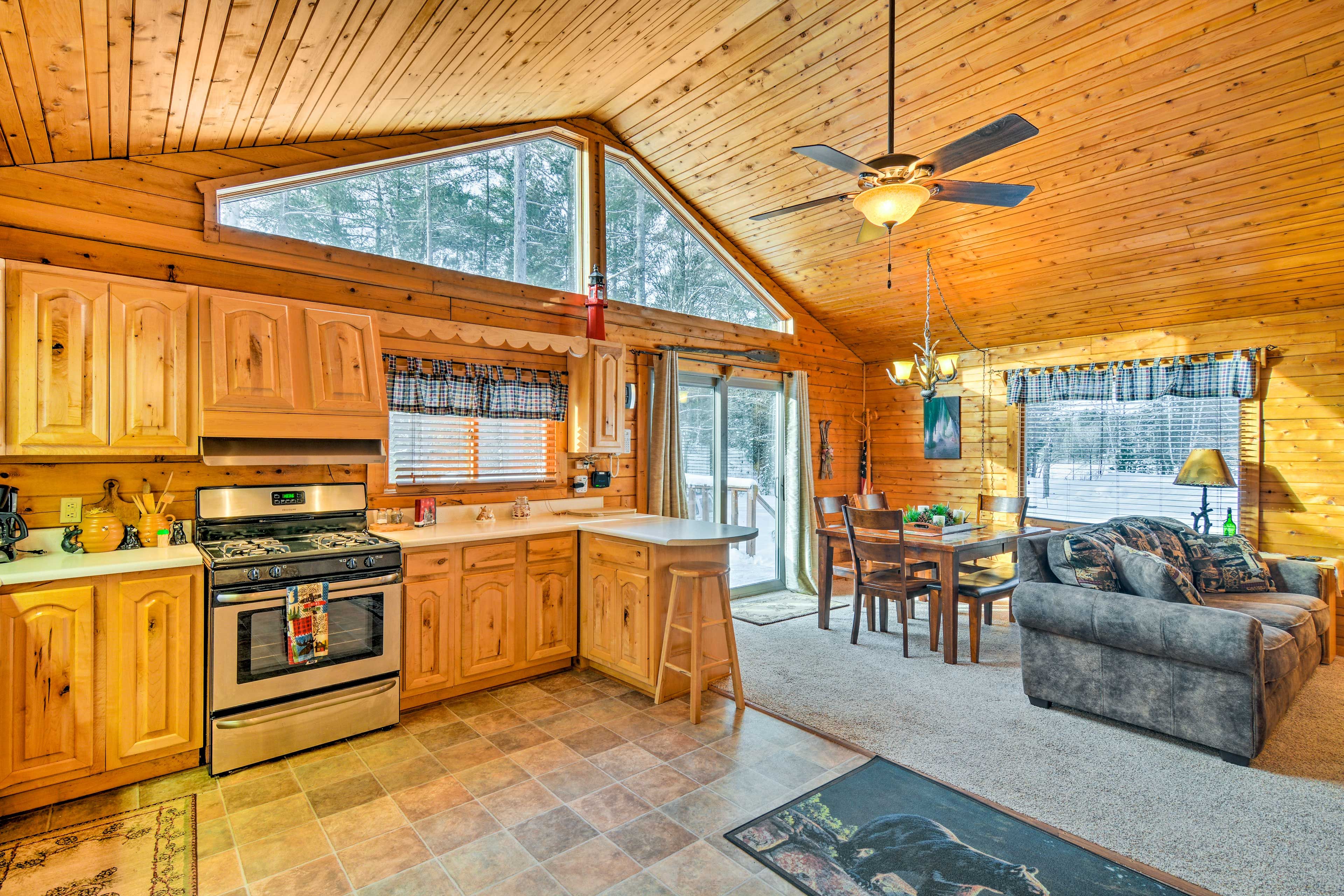 Kitchen & Living Room Area | 'Thunder Cove Cabin' | Free WiFi