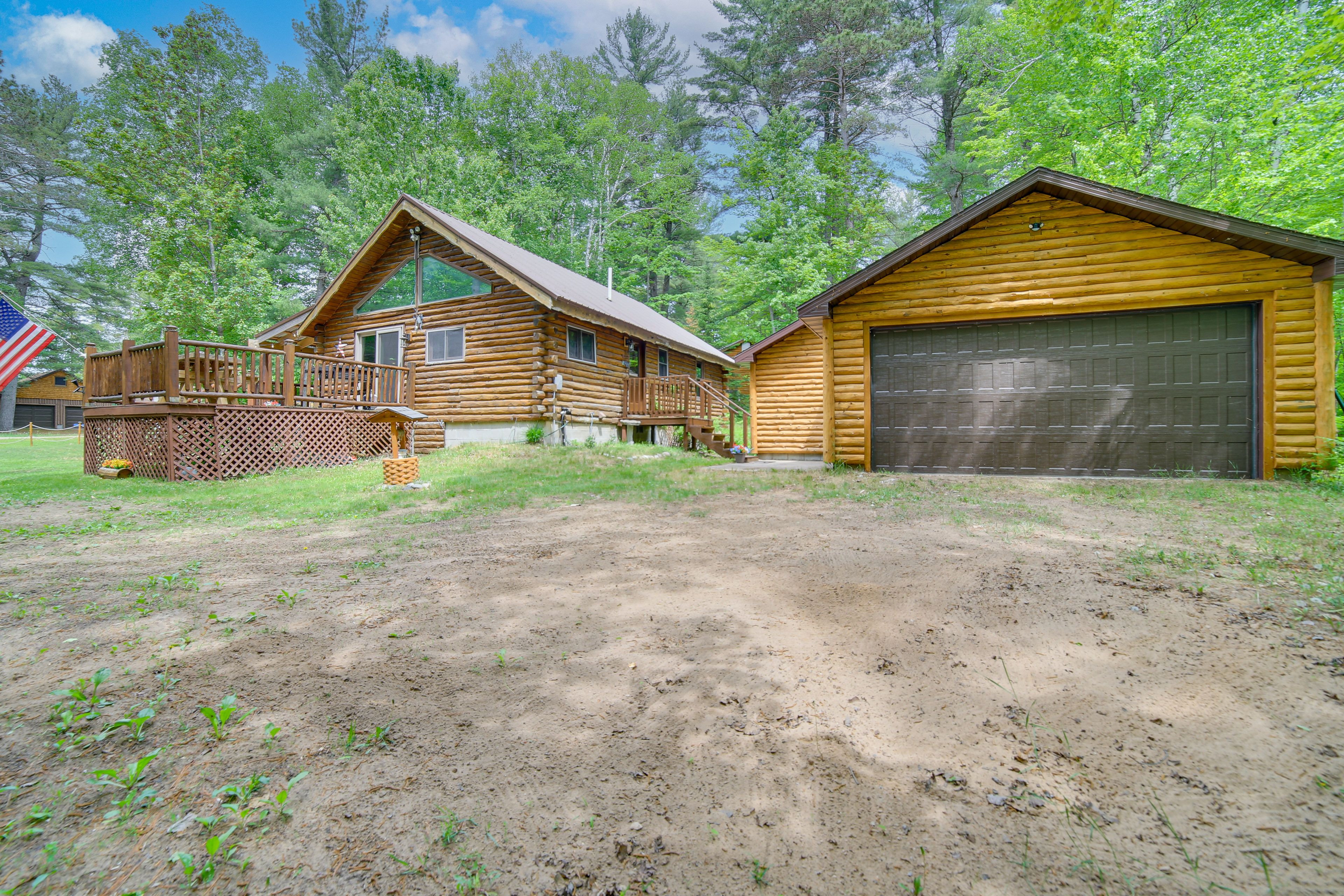 Parking | Driveway (4 Vehicles) | RV Parking Available