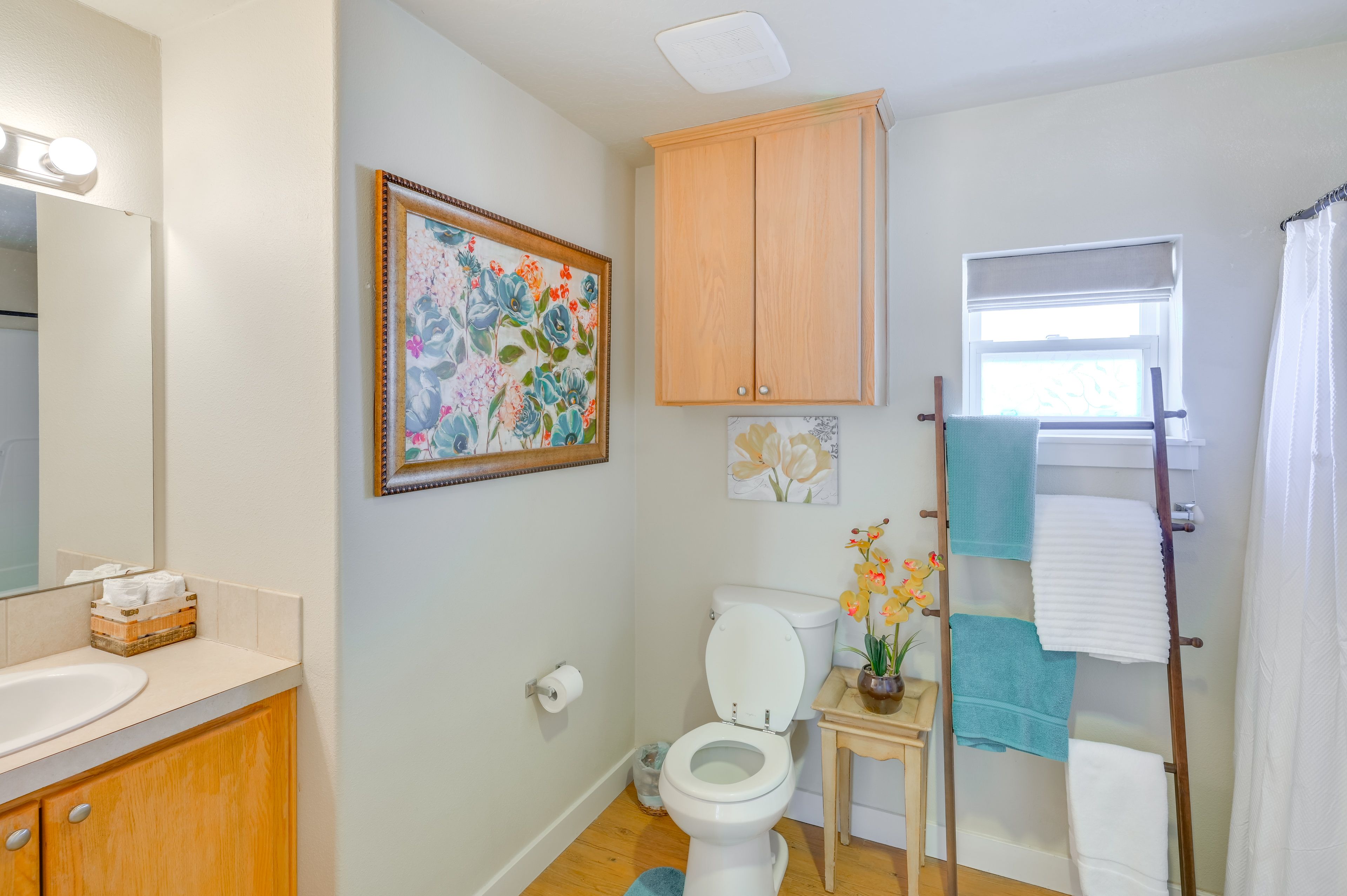 Full Bathroom | Towels & Linens Provided