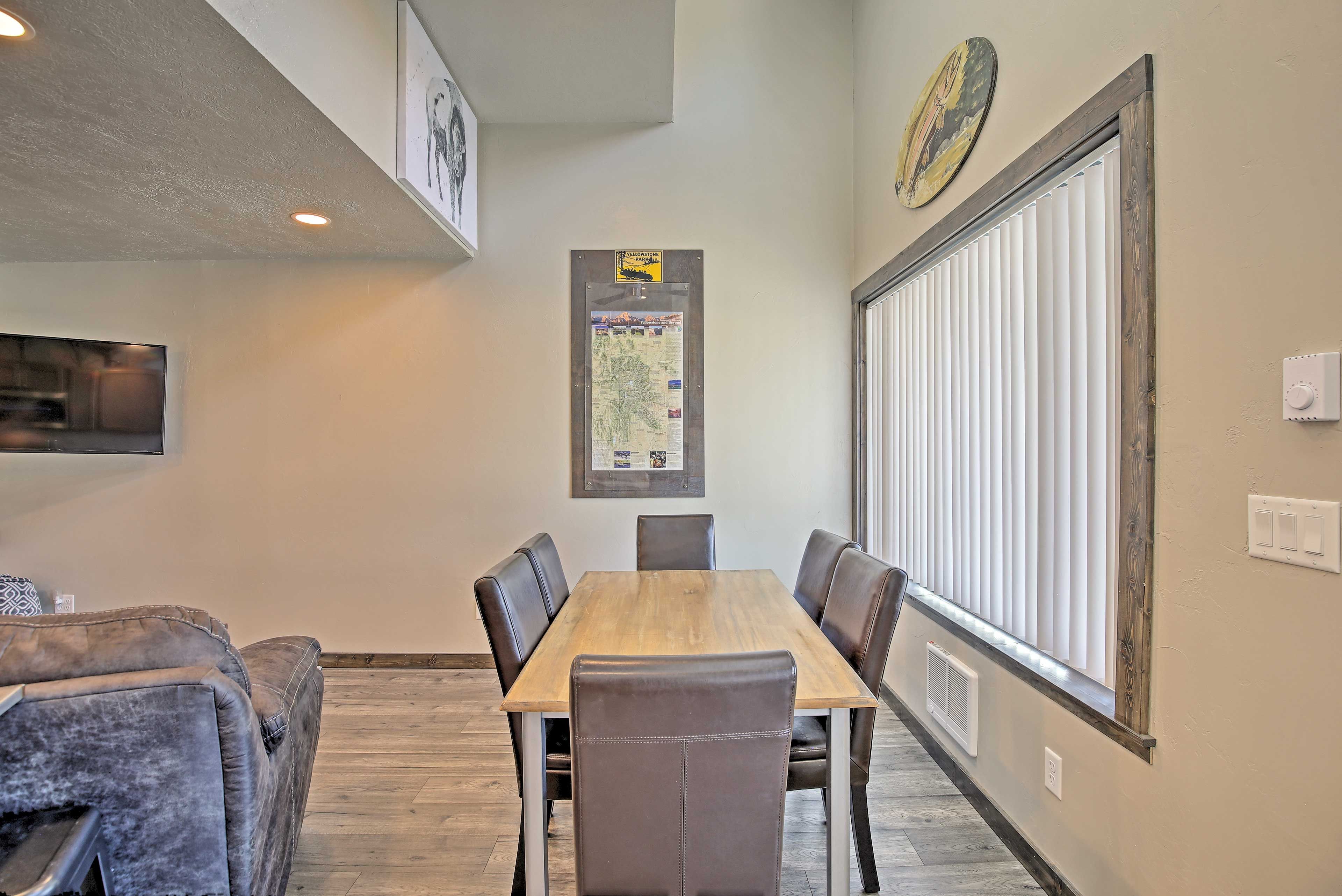 Dining Space | Dishware/Flatware