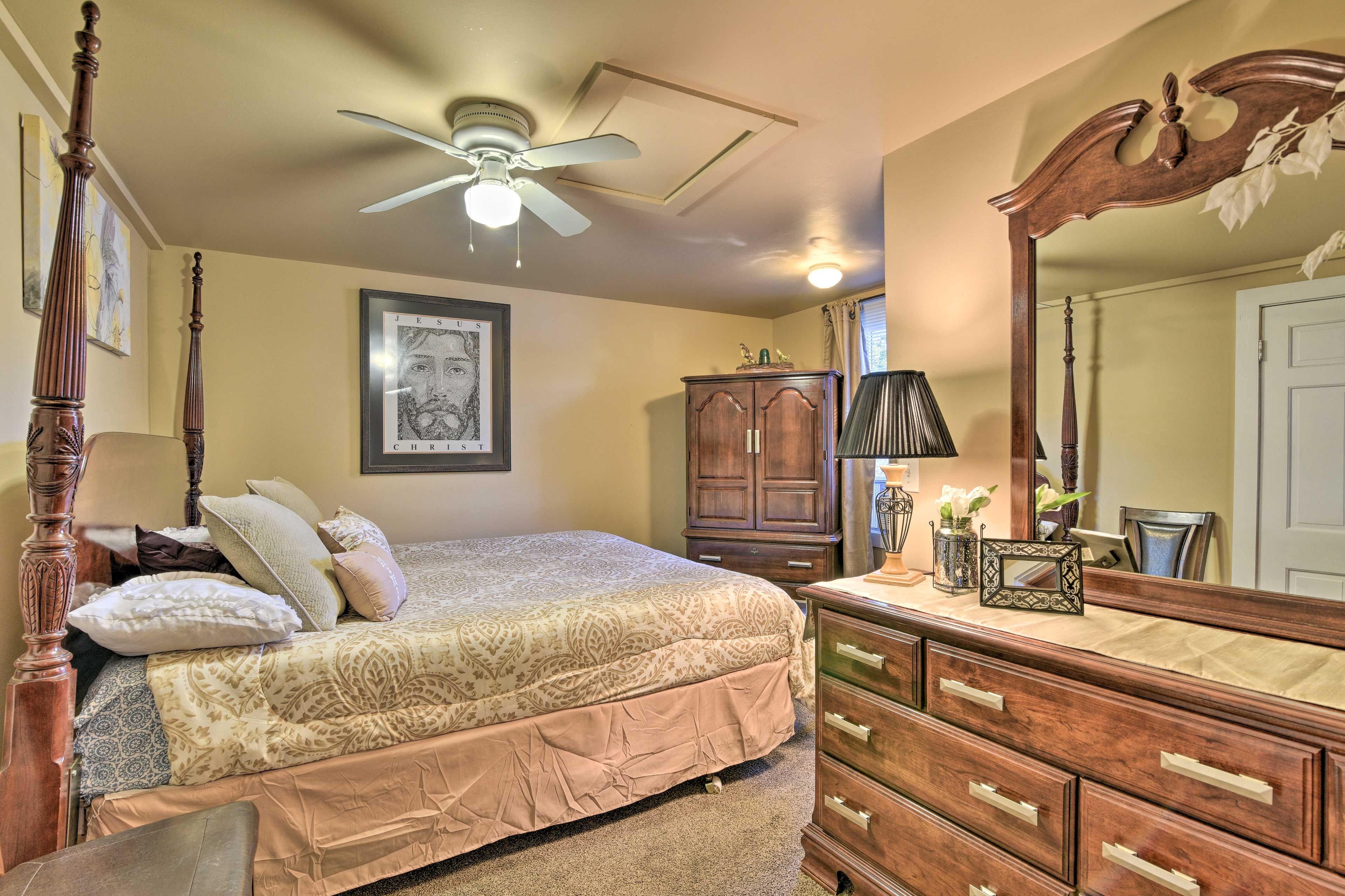Bedroom 1 | King Bed