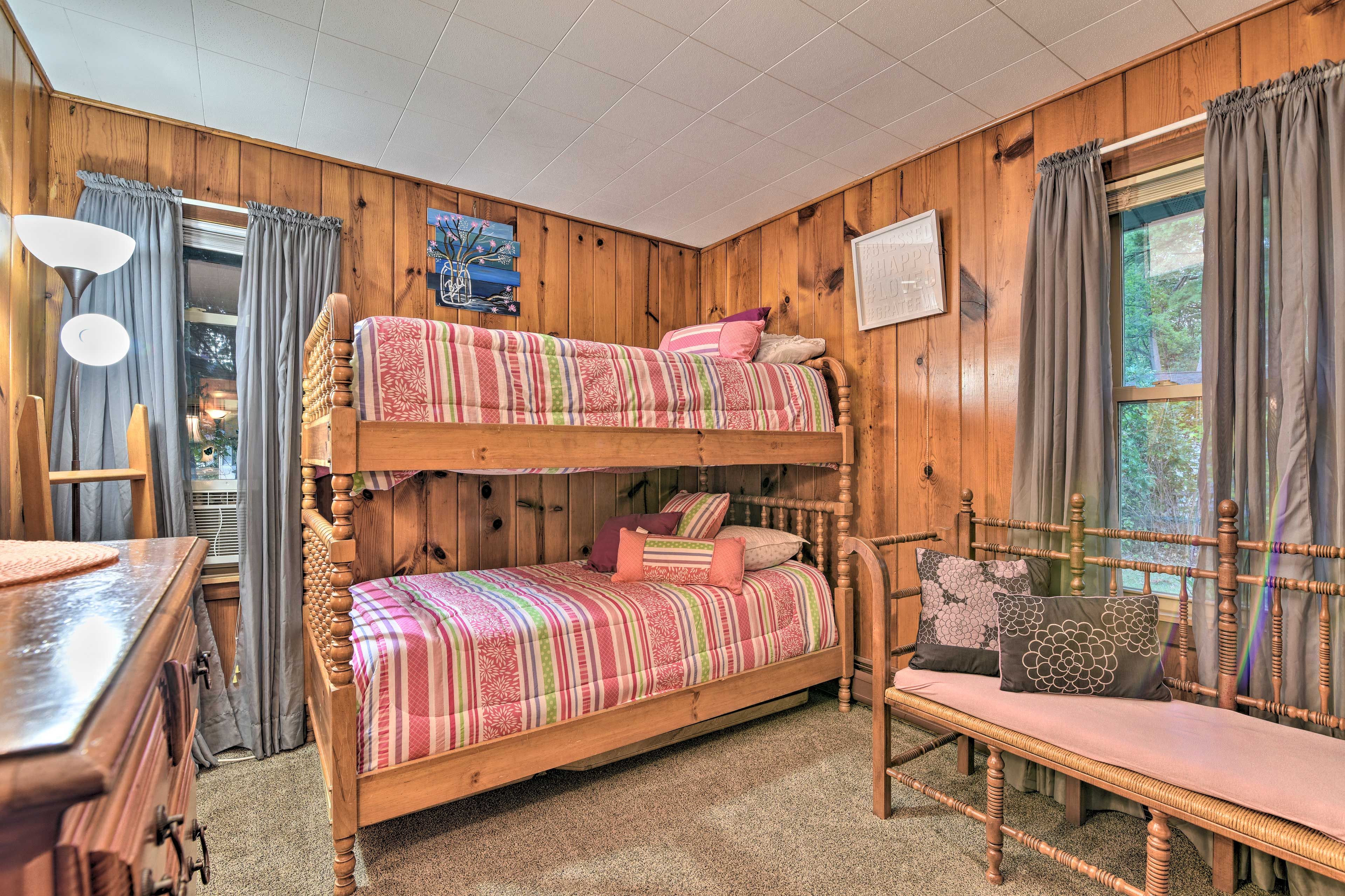 Bedroom 2 | Full Bunk Bed
