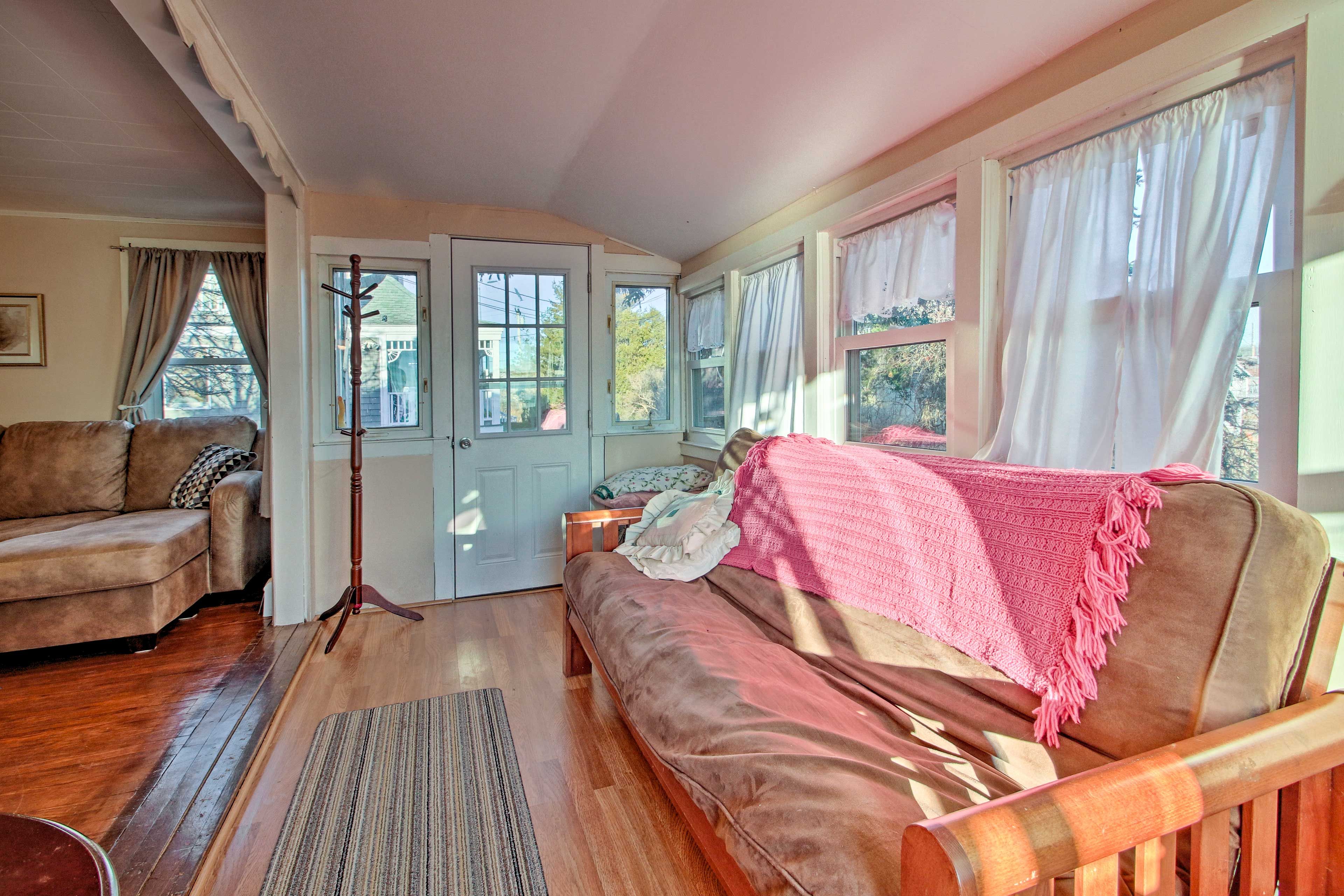 Sunroom | Full Futon